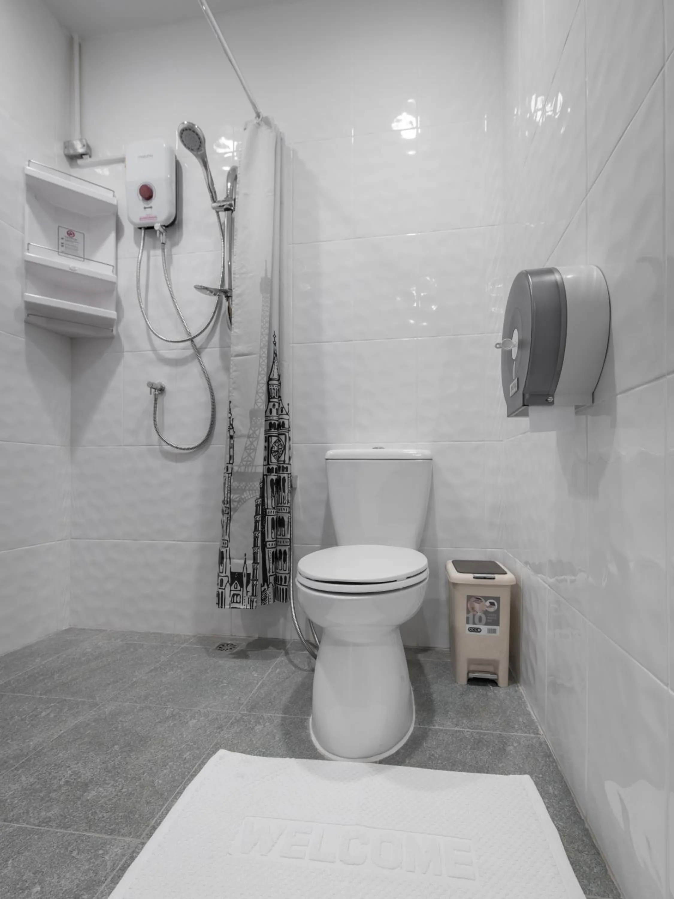 Shower in Tiny Taladnoi Hostel