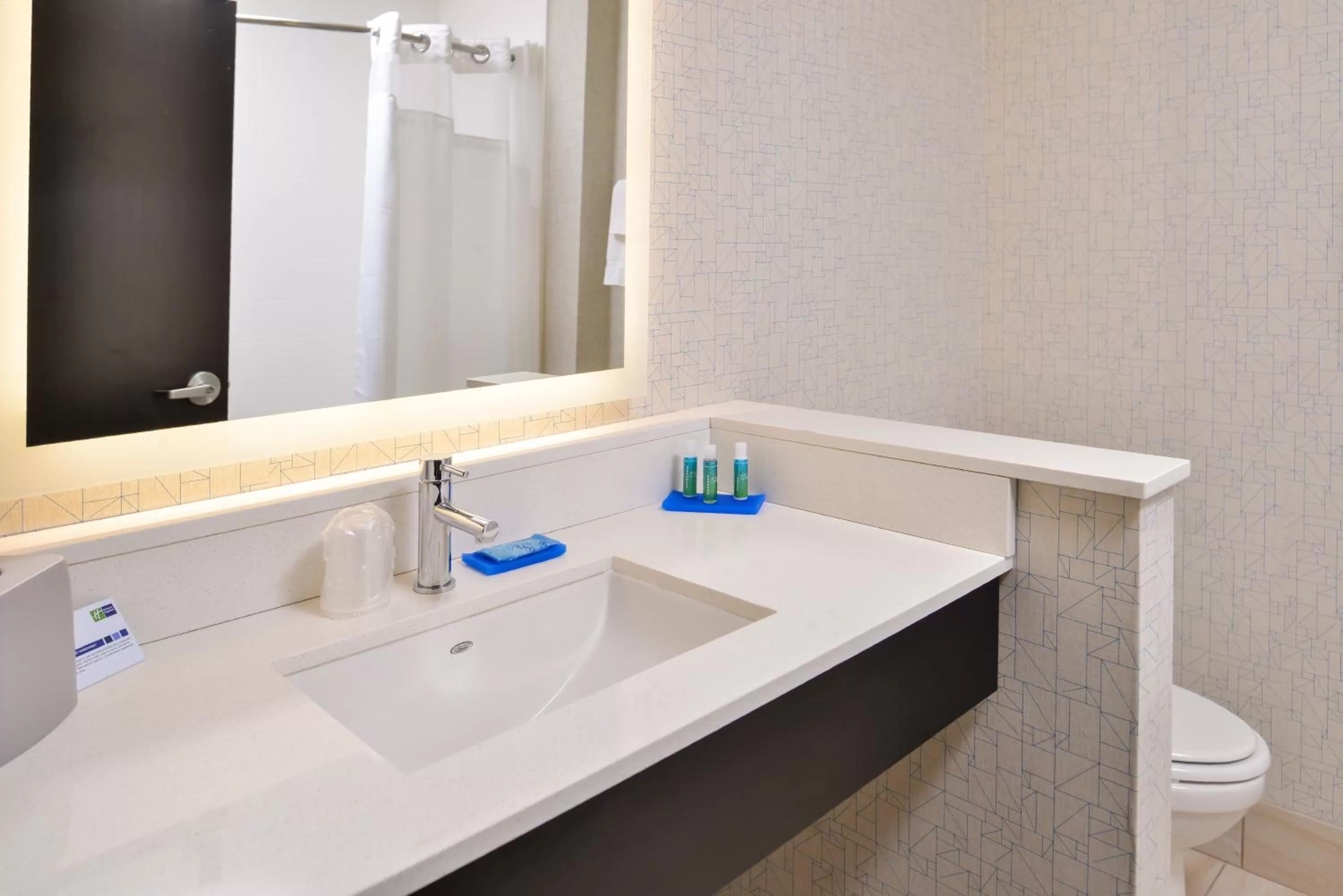 Bathroom in Holiday Inn Express & Suites - Kansas City - Lee's Summit by IHG