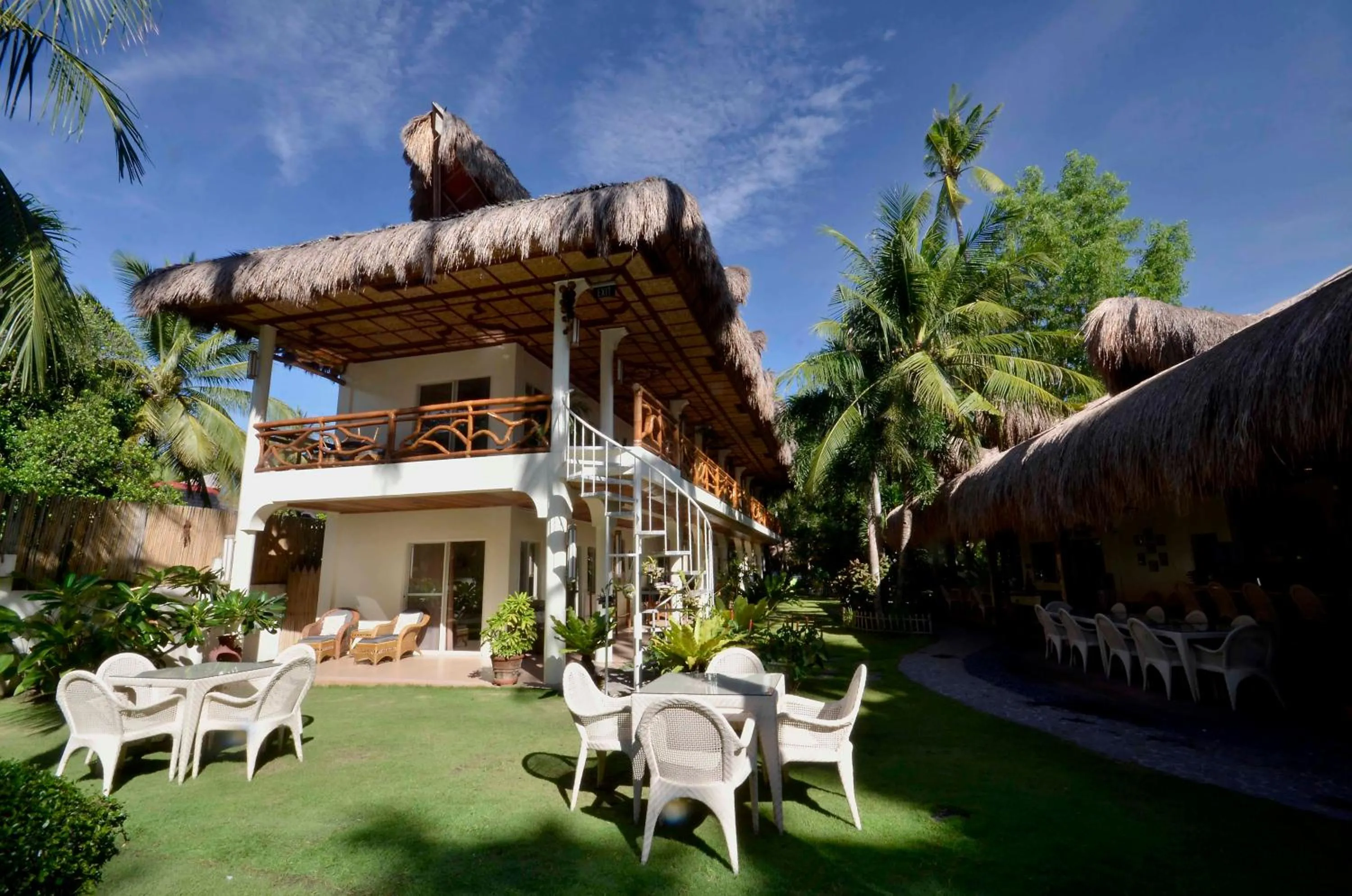 Restaurant/places to eat in Mike's Dauin Dive Resort