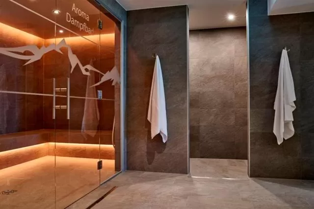 Steam room, Bathroom in Hotel Arzlerhof