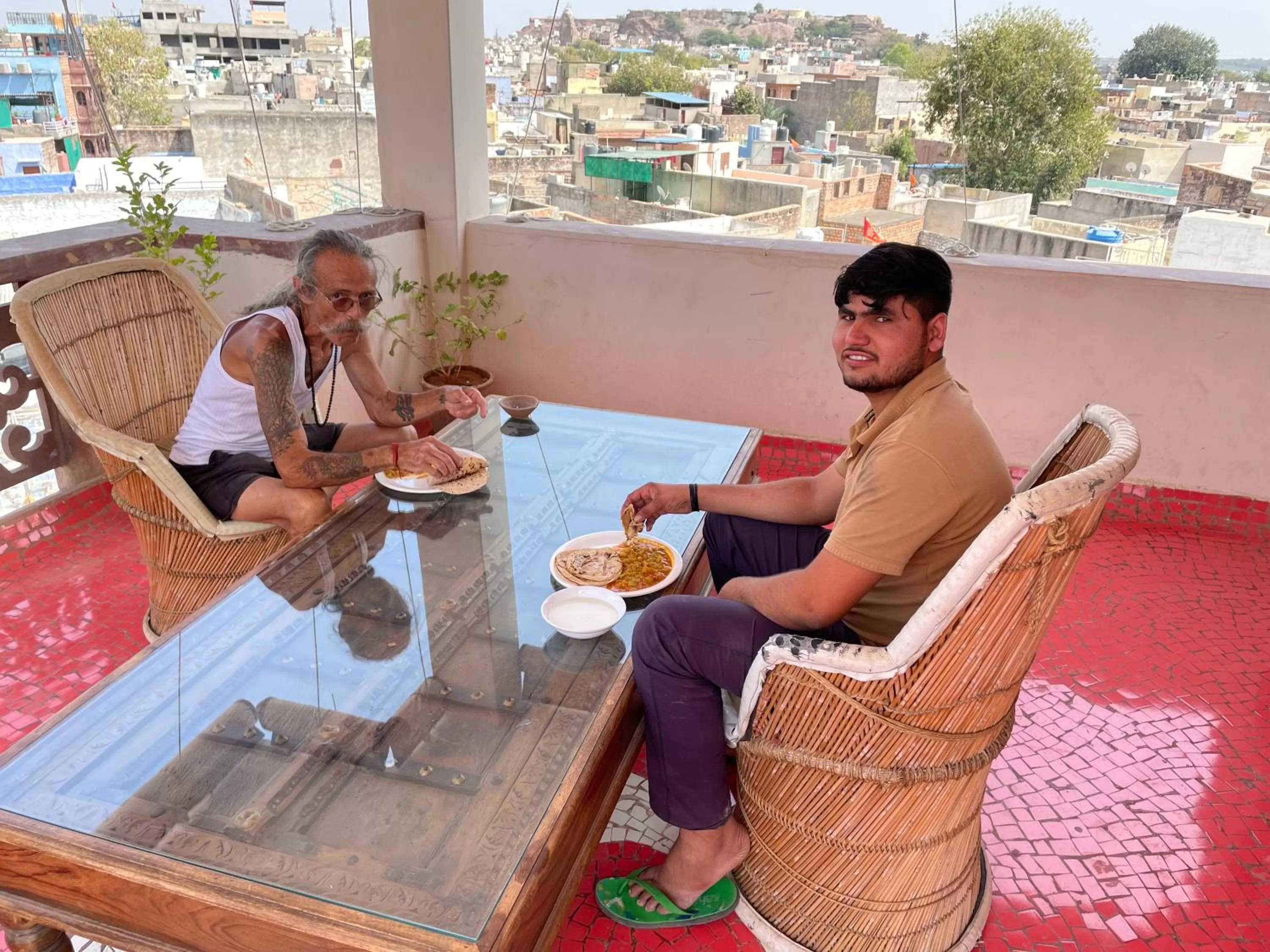 Restaurant/places to eat in Corsican Haveli