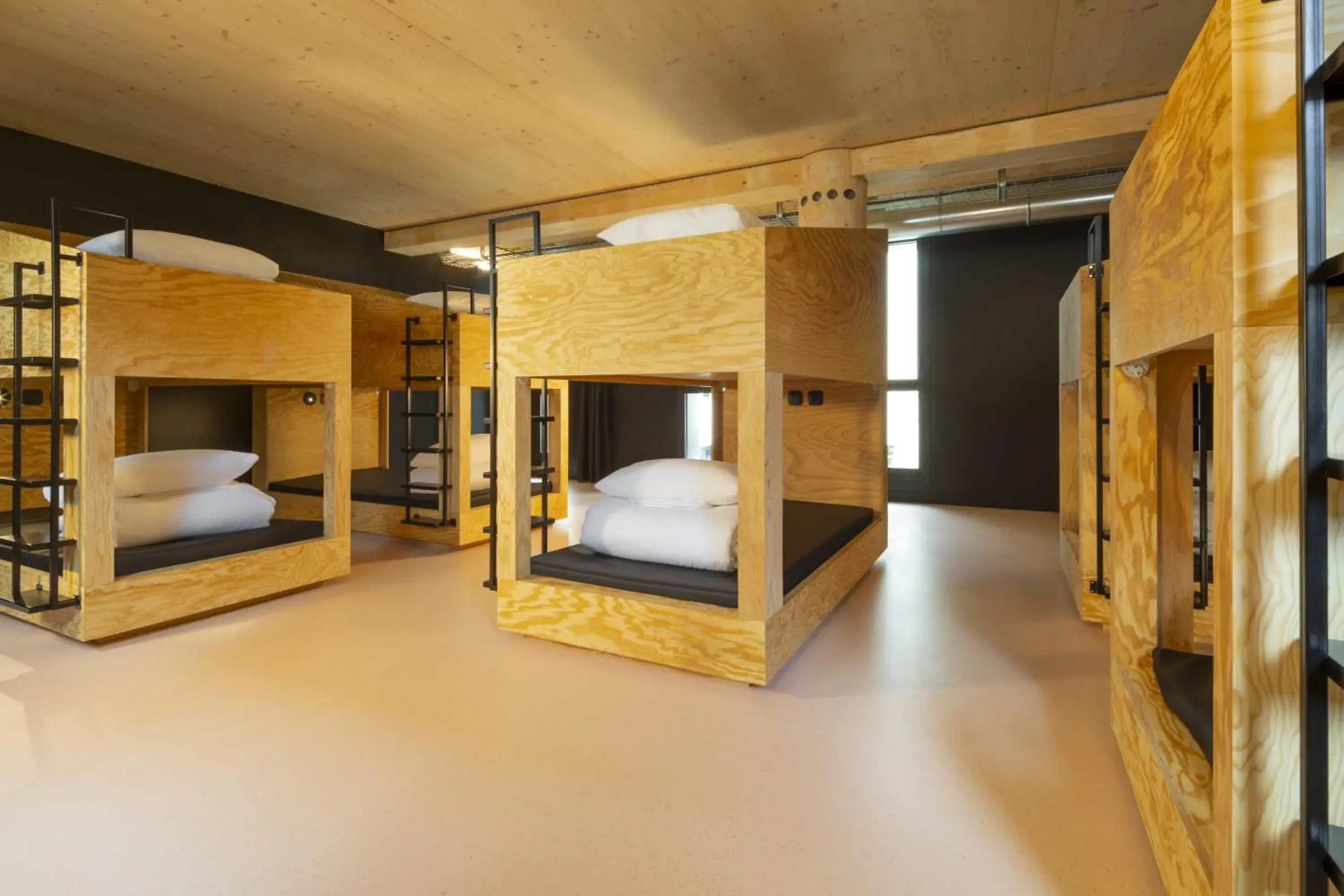 1 Bed in a 12 female shared room in JO&JOE Paris Gentilly - Auberge de Jeunesse 1 Bed in a 12 female shared room in JO&JOE Paris Gentilly - Auberge de Jeunesse