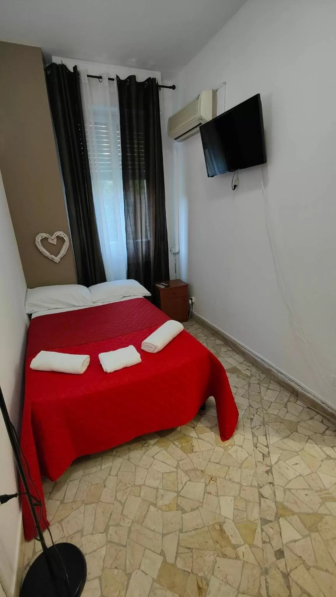 Bed in Etnea Glamour House