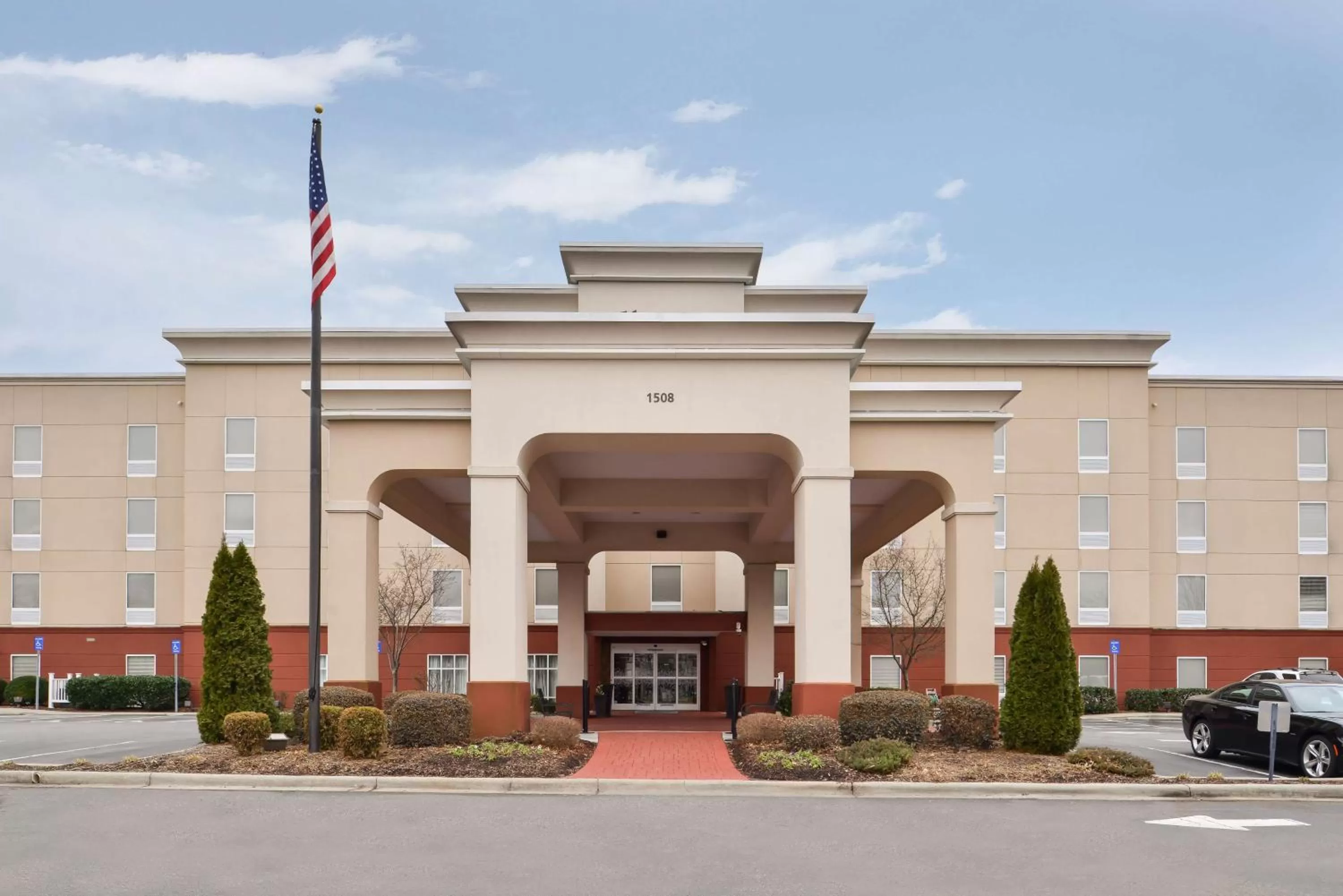 Property building in Hampton Inn Statesville