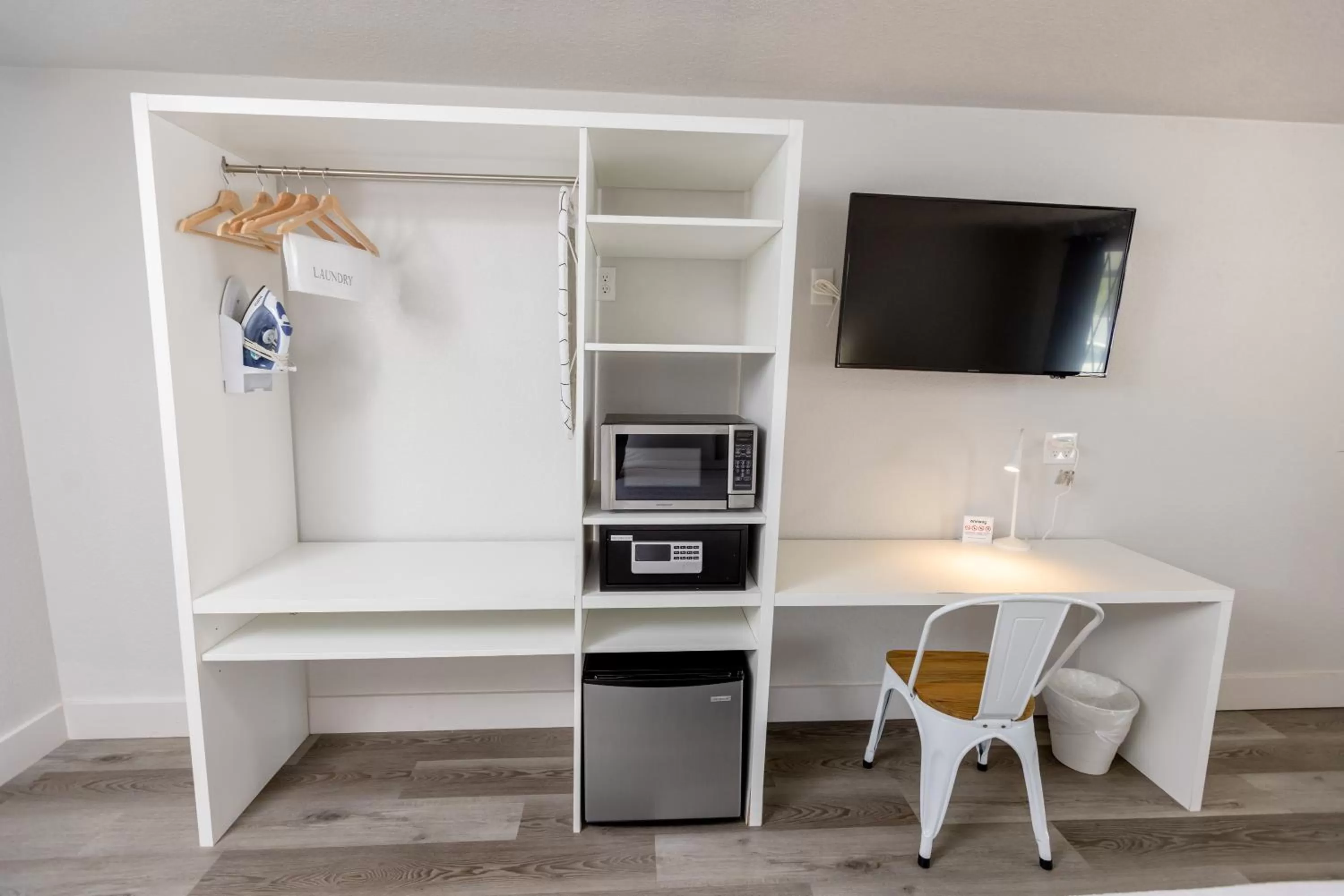 TV and multimedia, TV/Entertainment Center in Oneway Brunswick