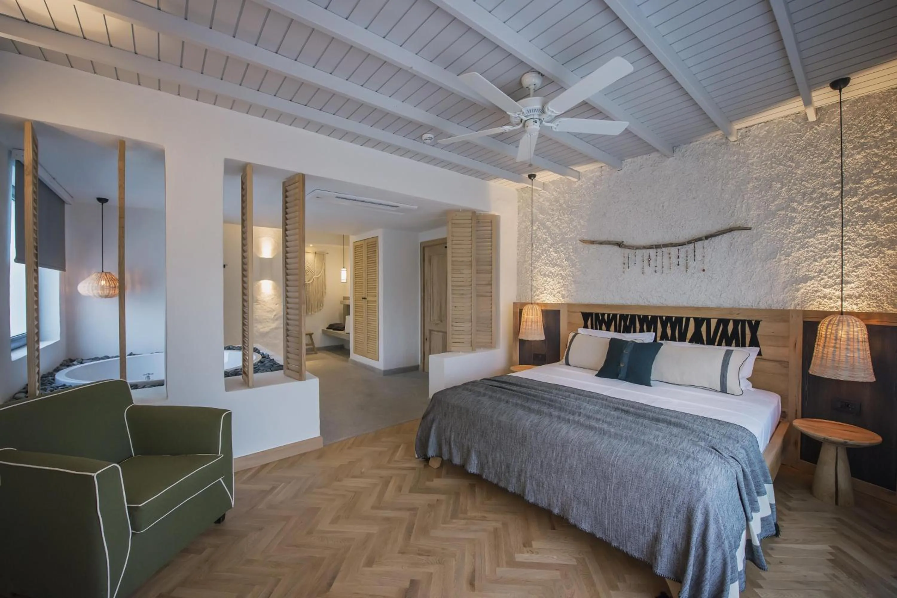 Photo of the whole room, Bed in Yacht Boheme Hotel-Boutique Class - Adults Only