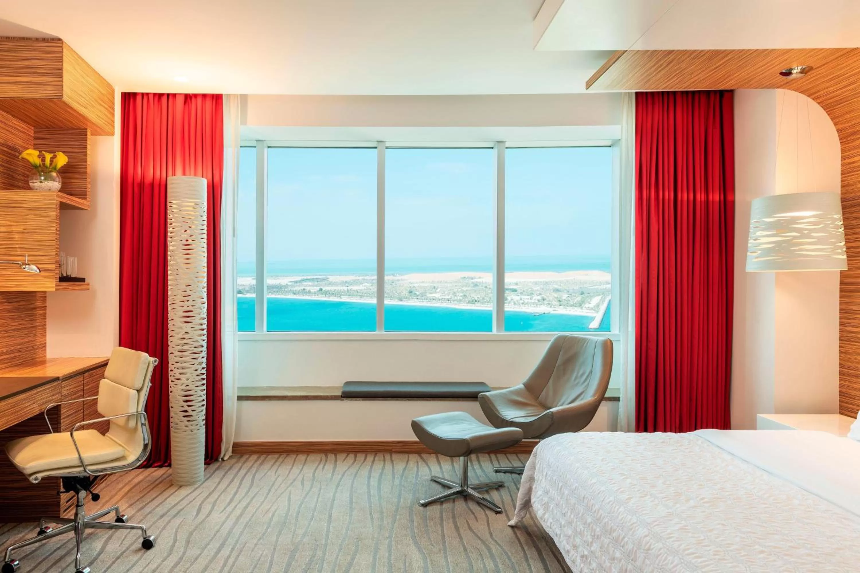 Bedroom, Bed in Le Royal Meridien Abu Dhabi