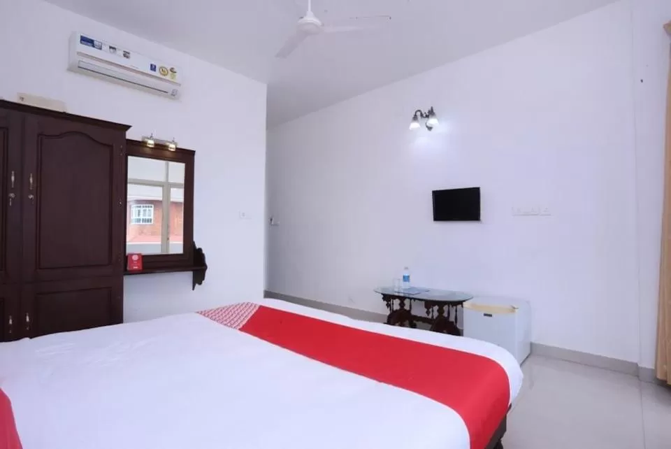 Bedroom, Bed in Swapnatheeram Beach Resort