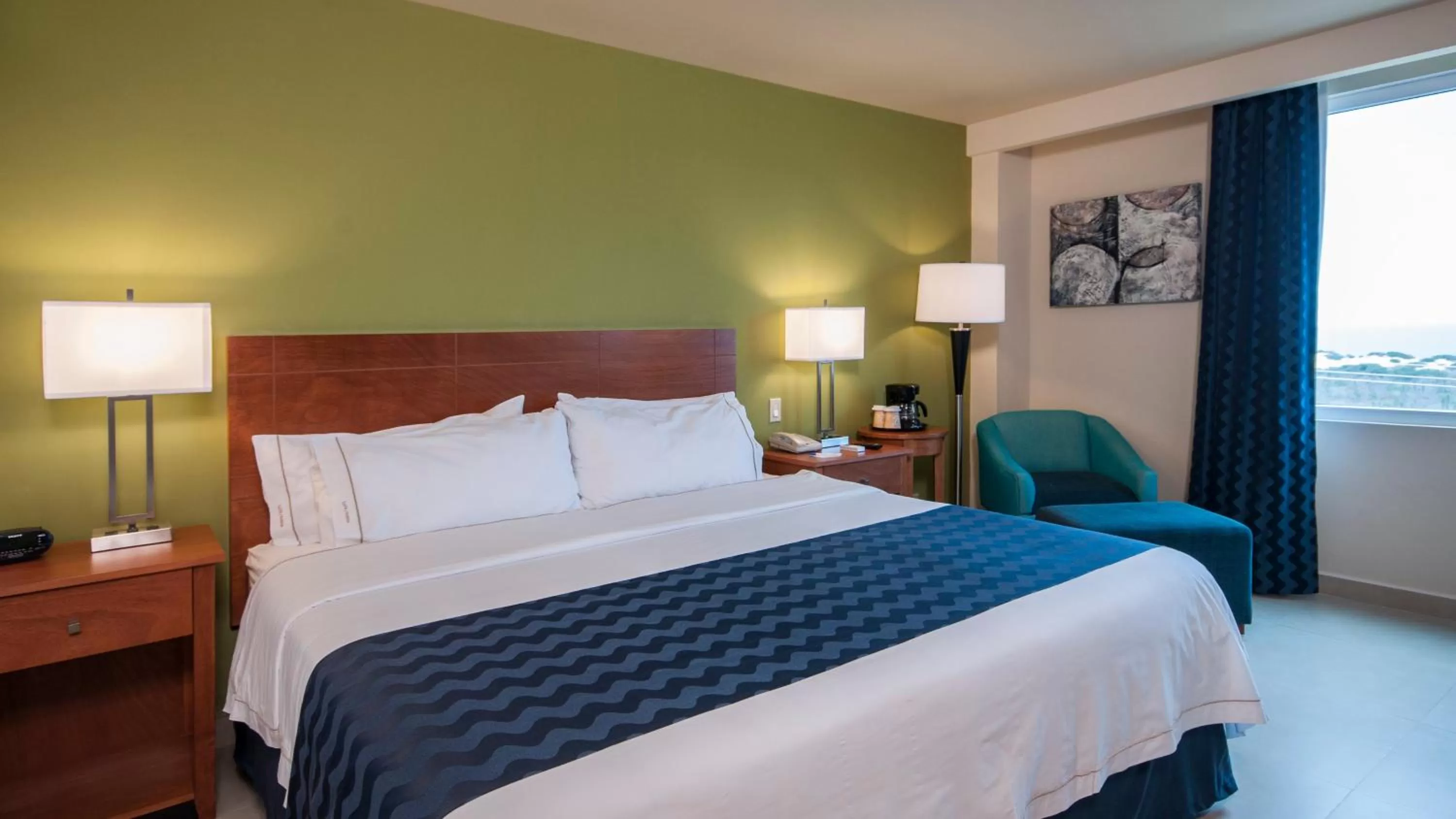 Photo of the whole room, Bed in Holiday Inn Express Cabo San Lucas by IHG
