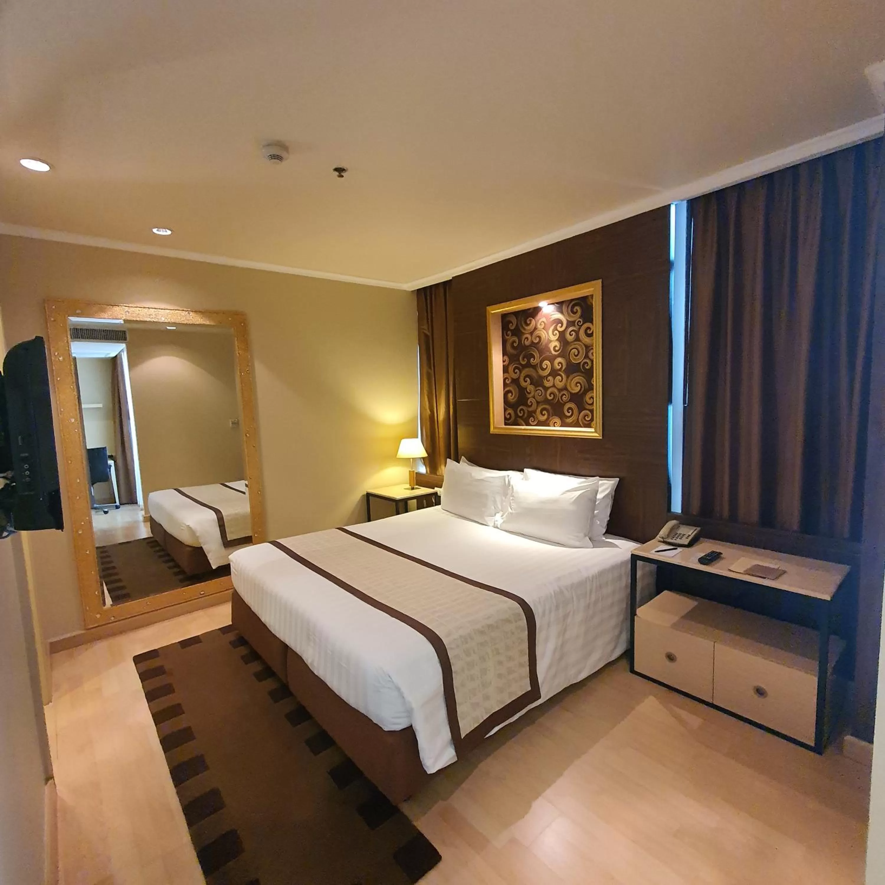 Grand One Bedroom Suite in Admiral Premier Bangkok