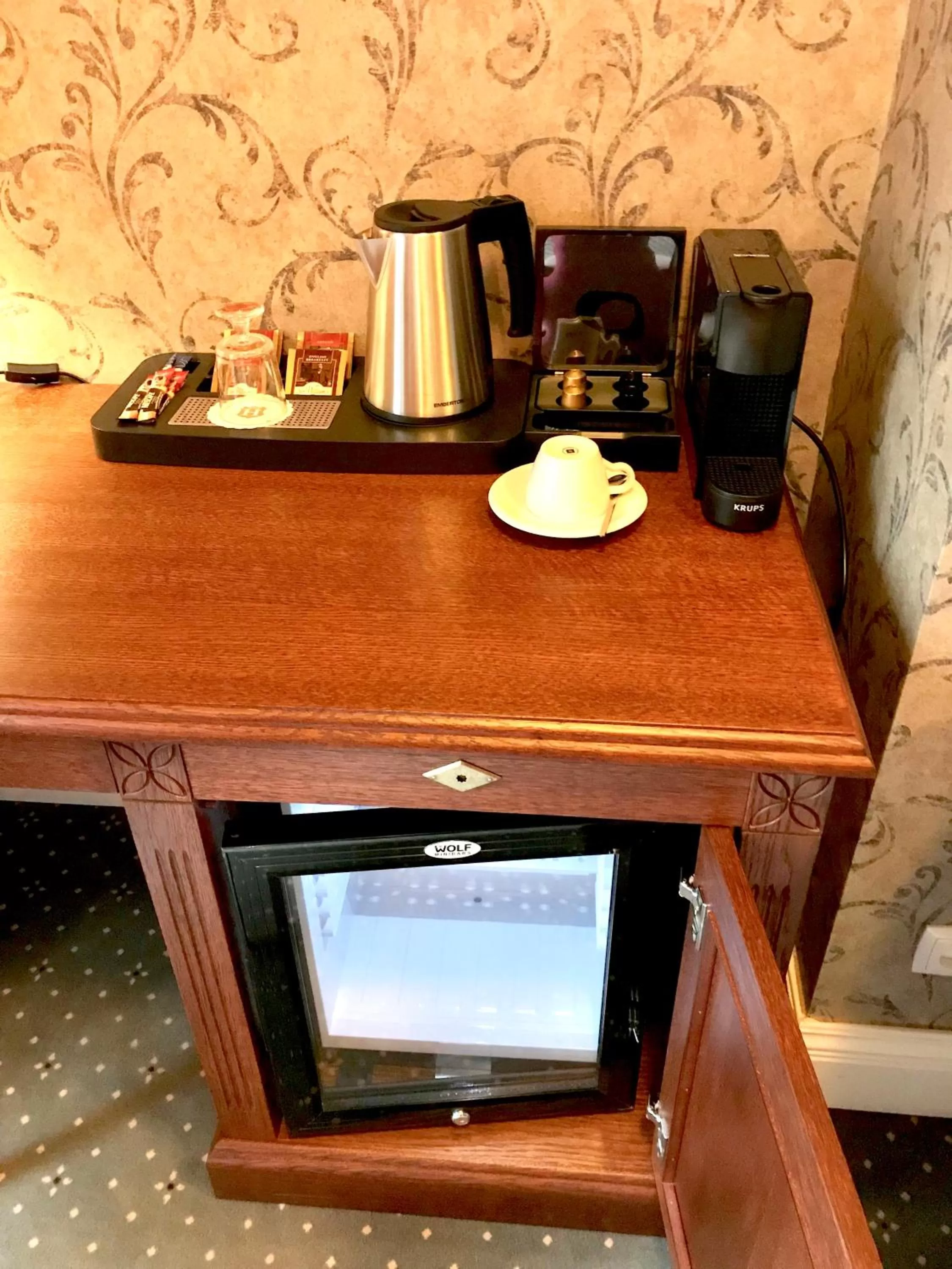 Coffee/tea facilities in SleepWalker Boutique Suites