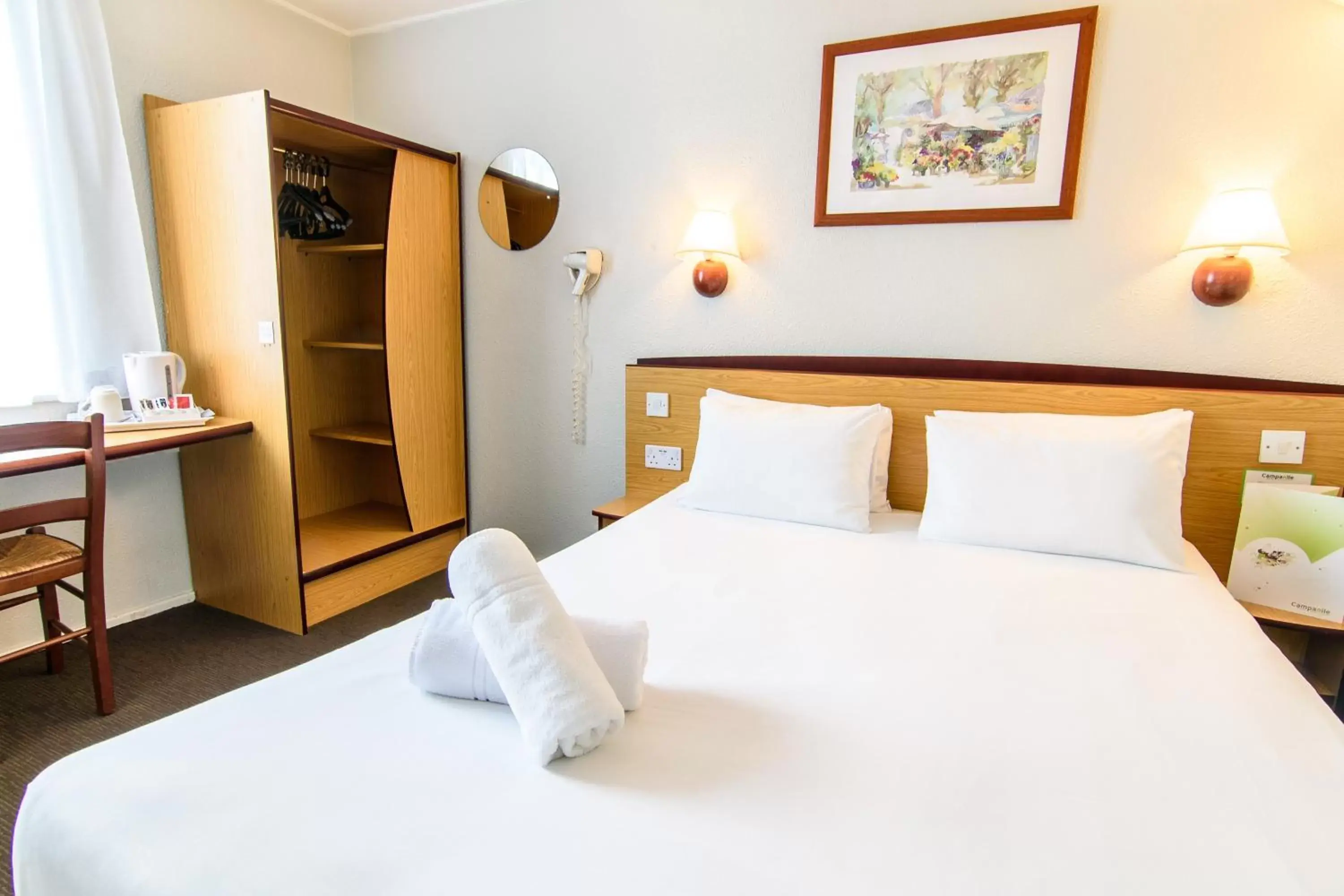 Double Room in Campanile Manchester Double Room in Campanile Manchester