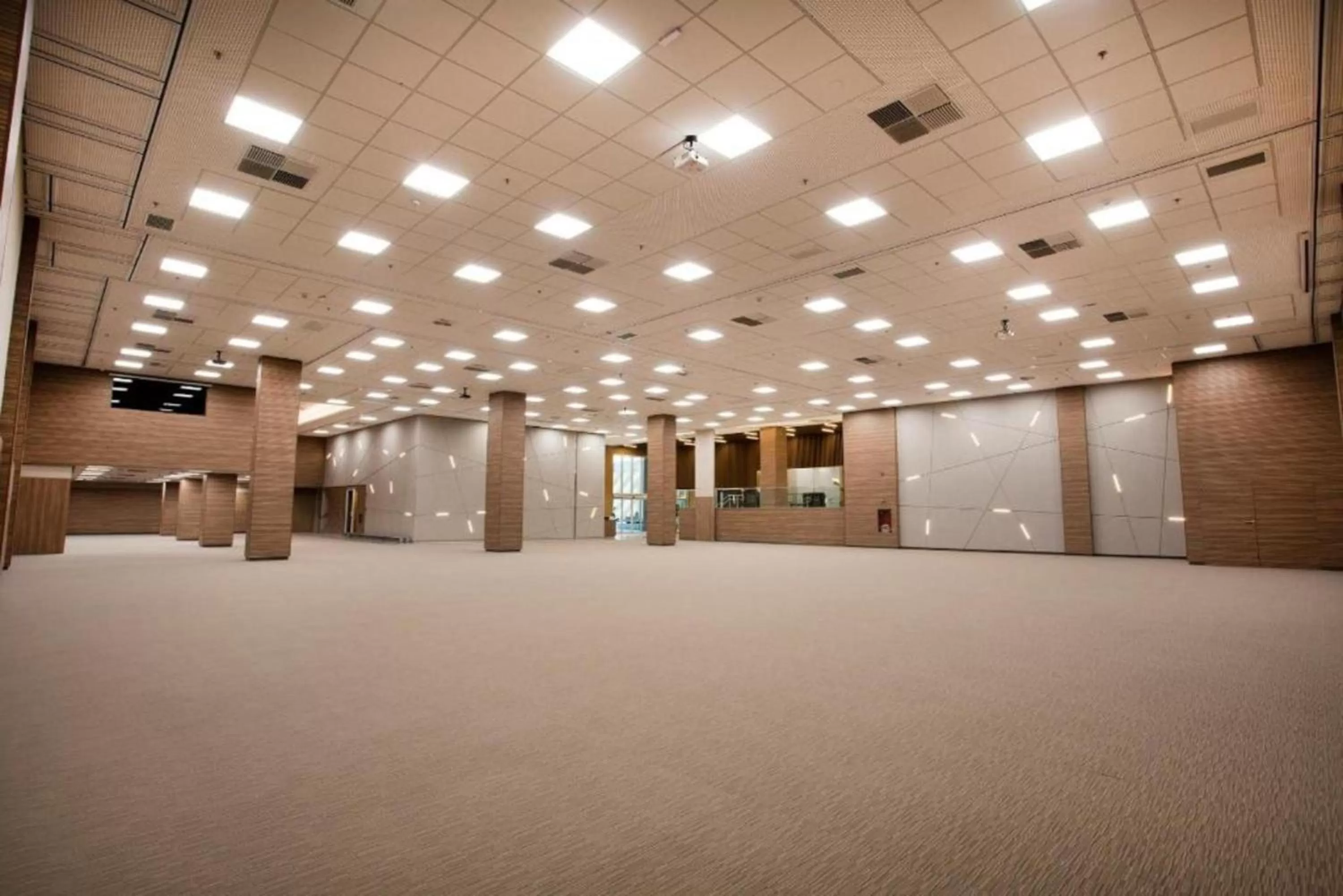 Banquet/Function facilities in Summit Hotel Monaco