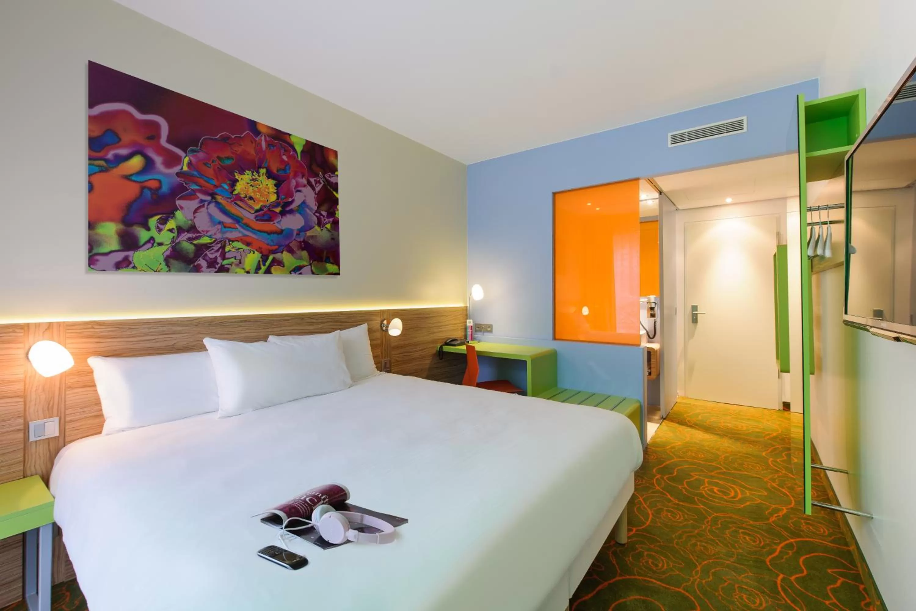 Photo of the whole room, Bed in Ibis Styles Hildesheim