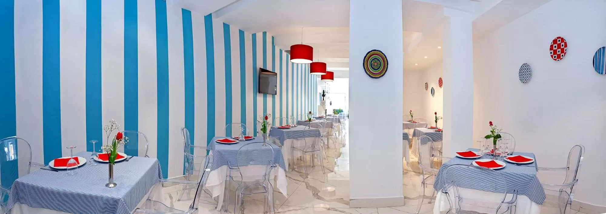 Restaurant/places to eat in Hotel Angelina