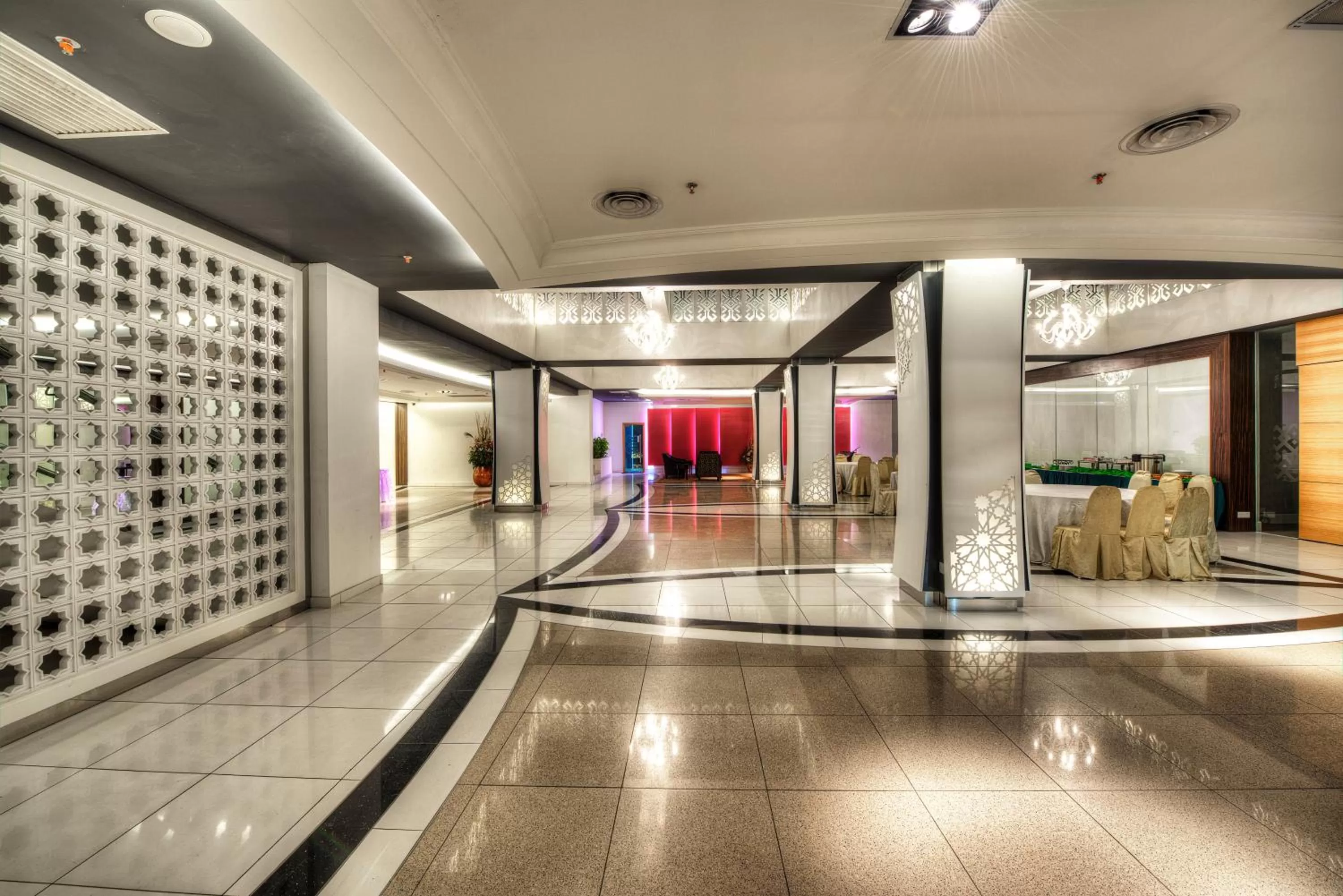 Lobby or reception in Raia Hotel Kota Kinabalu