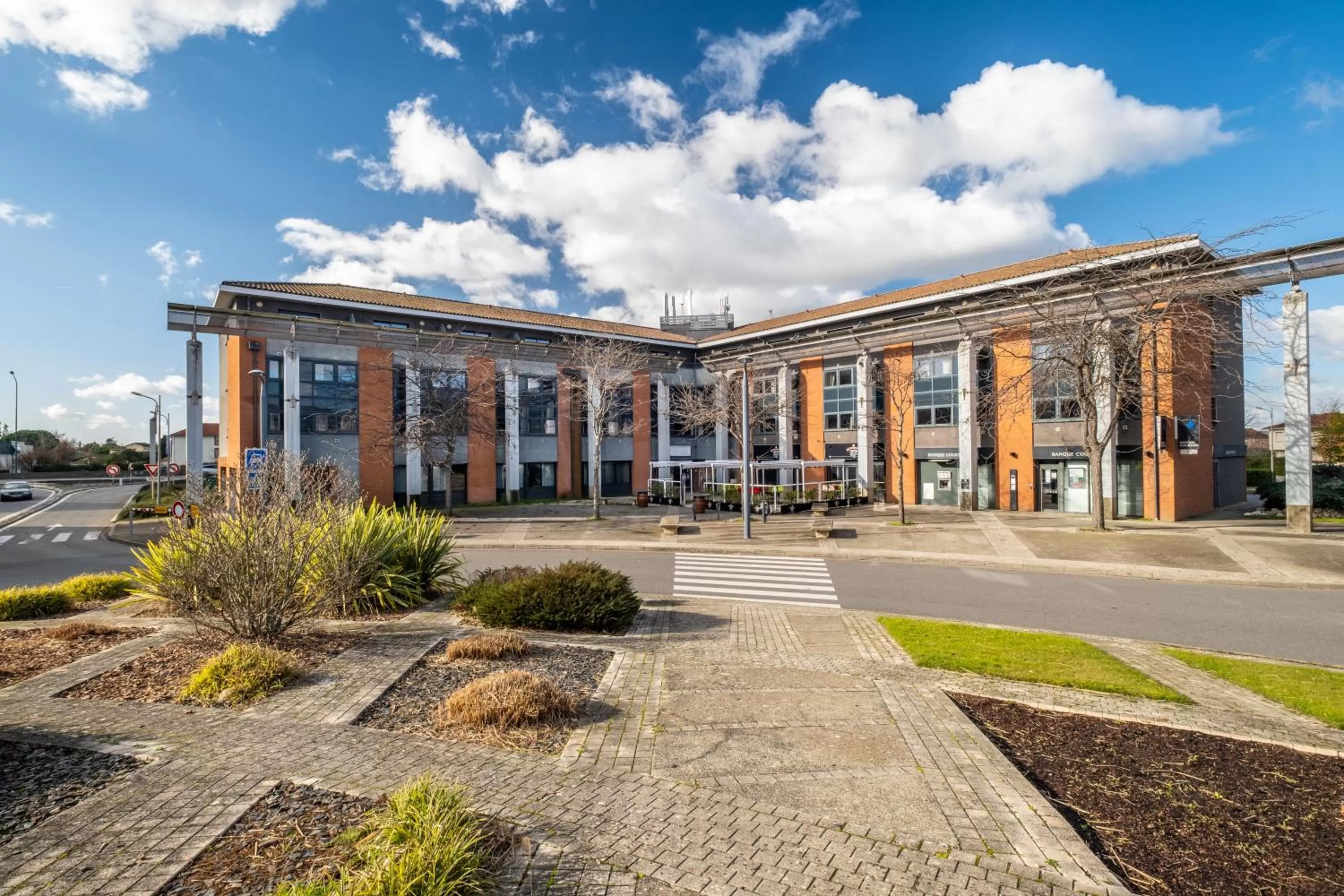 Property building in Clarion Aparthotel Toulouse Blagnac Airport