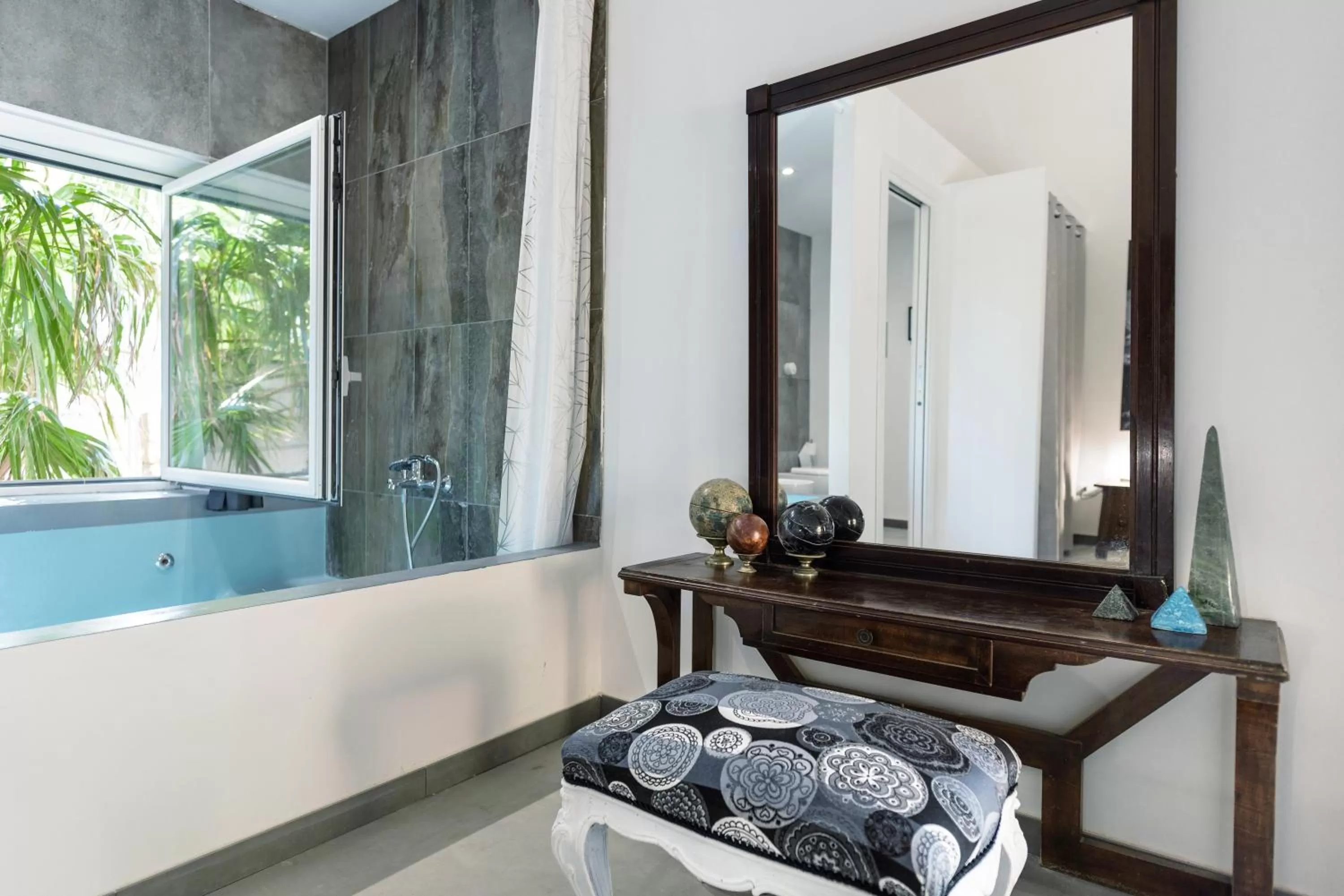 Seating area in Naturarte Guesthouse