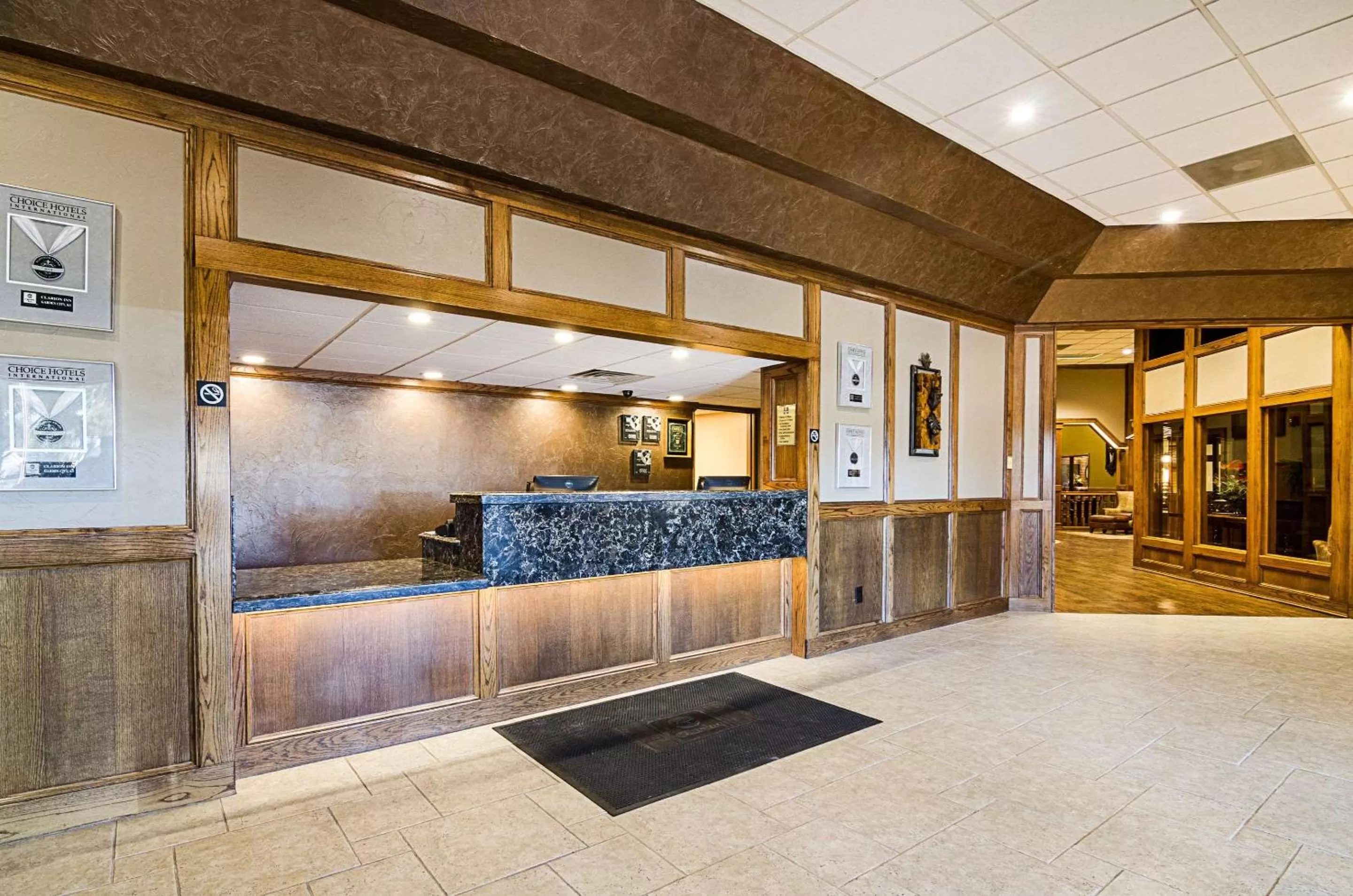 Lobby or reception in Clarion Inn Garden City