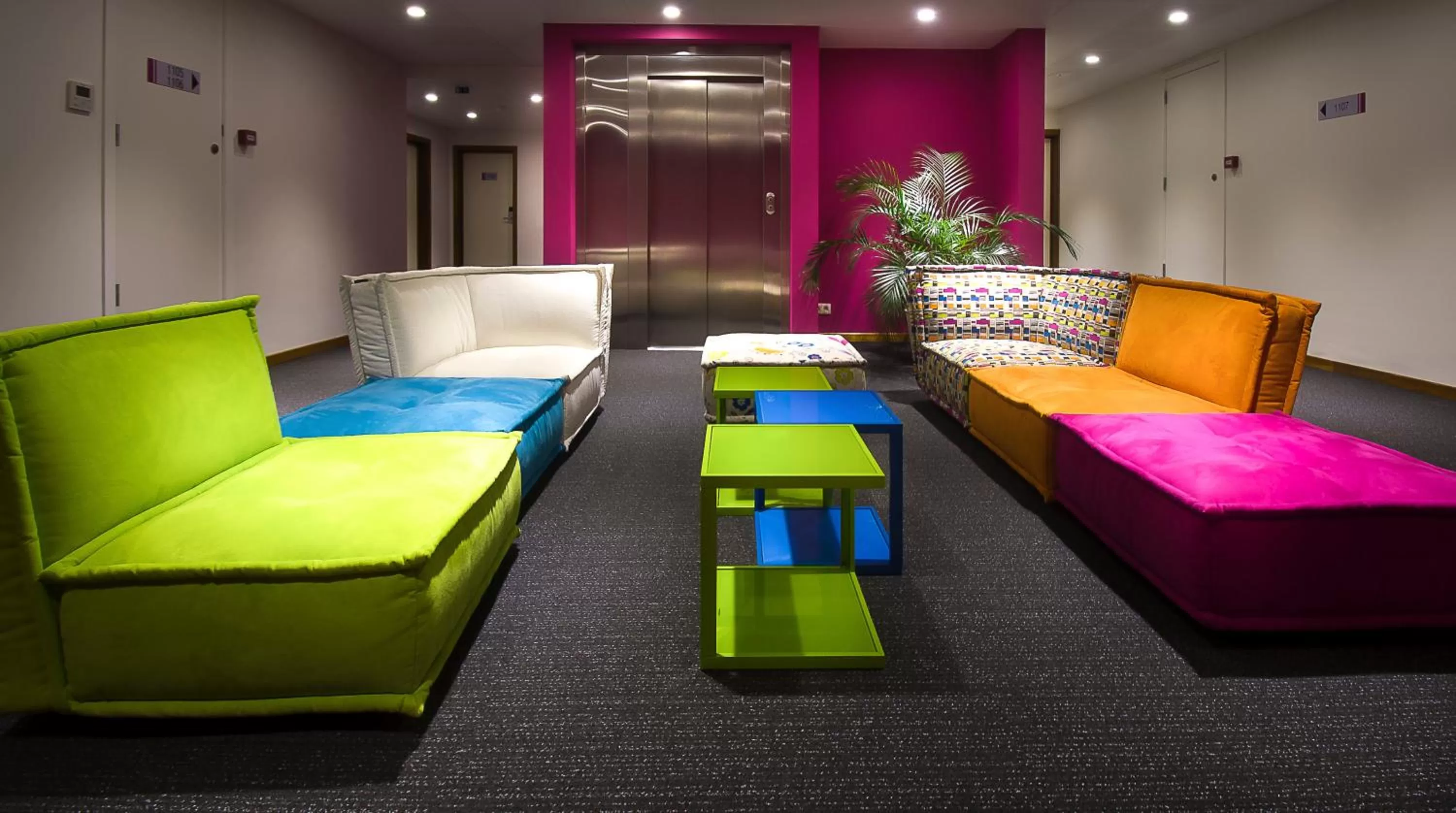 Lounge or bar in Ibis Styles Charleroi Airport Aero 44