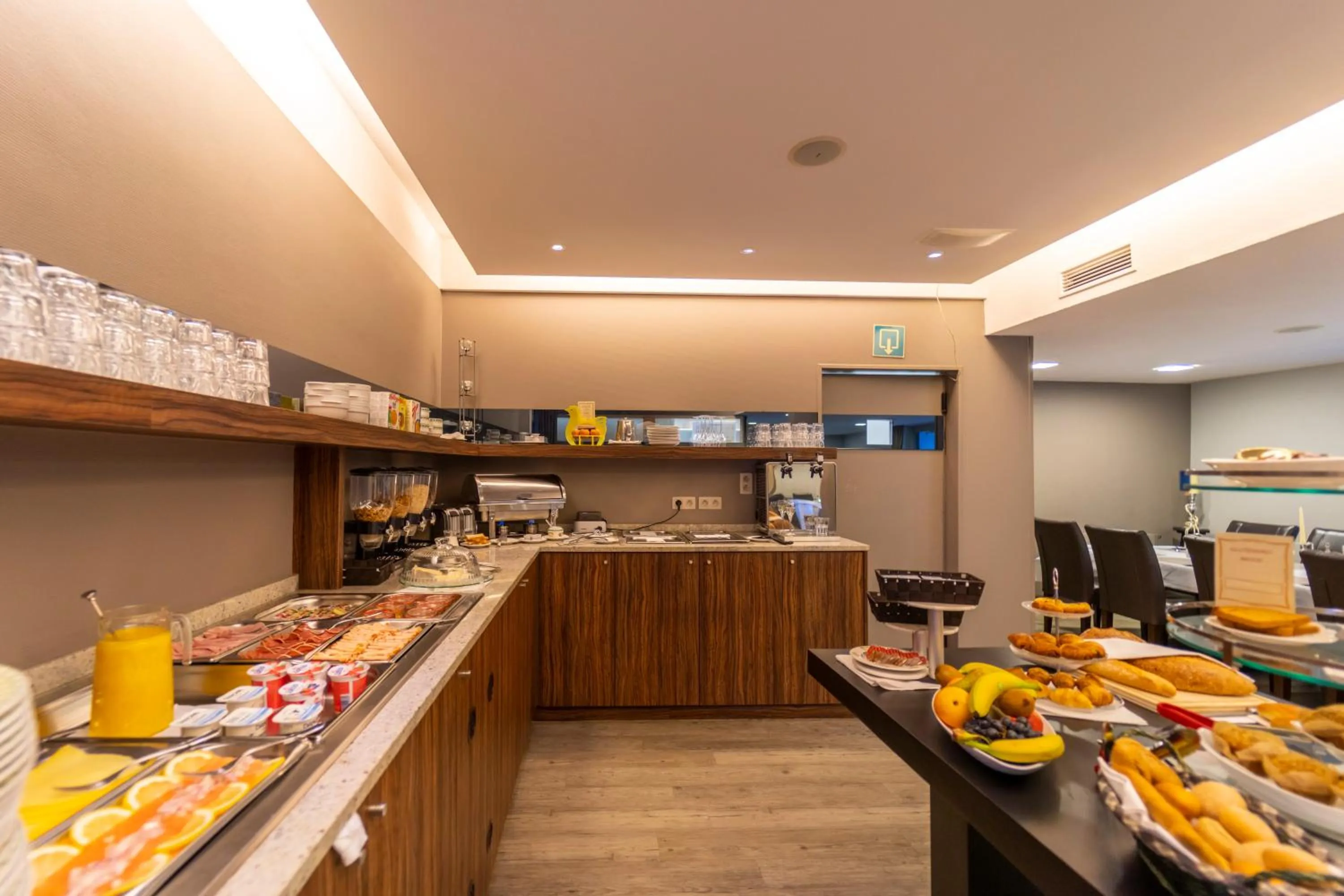 Breakfast in Hotel Ambiotel