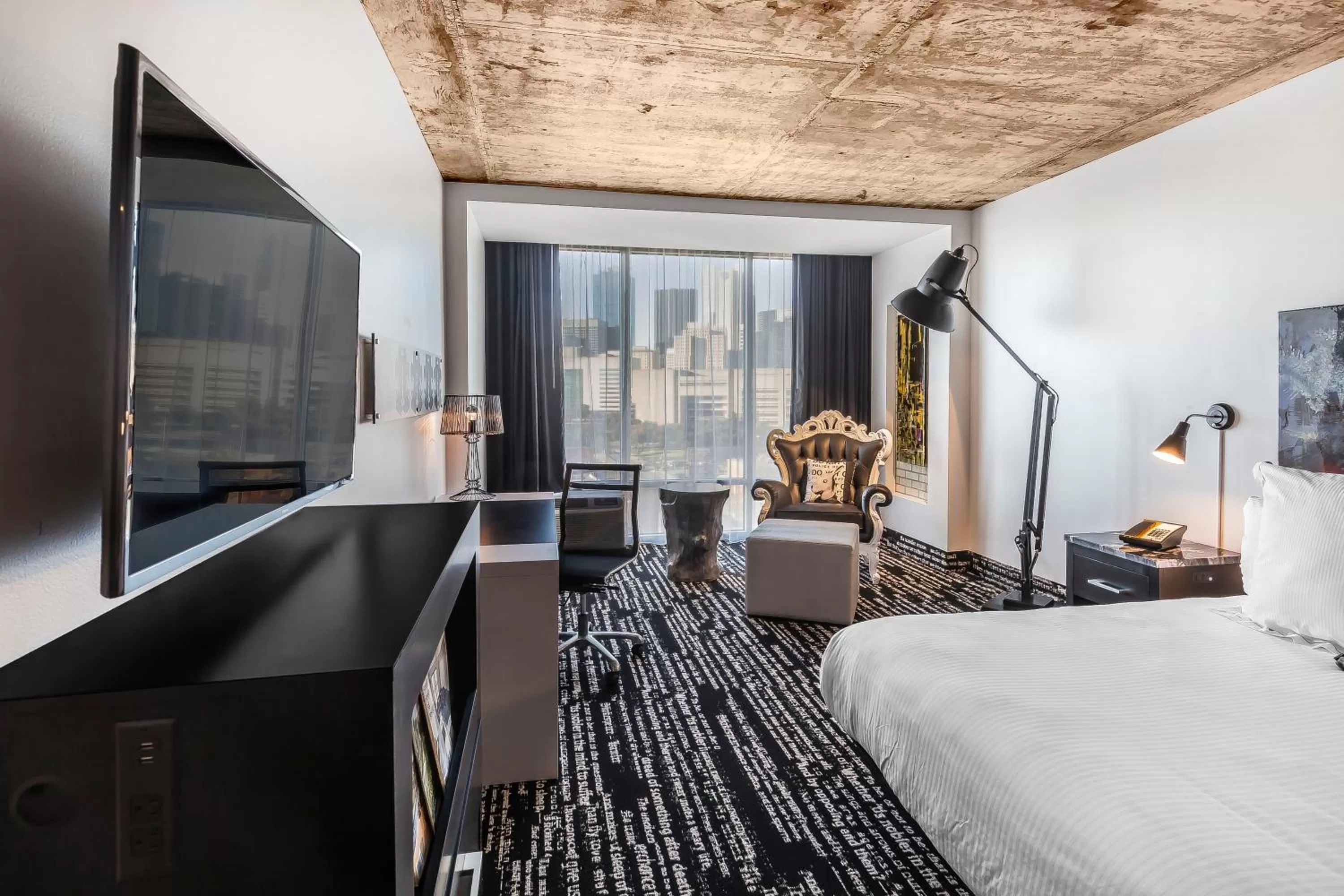 Bedroom, Bed in Lorenzo Hotel Dallas, Tapestry Collection by Hilton