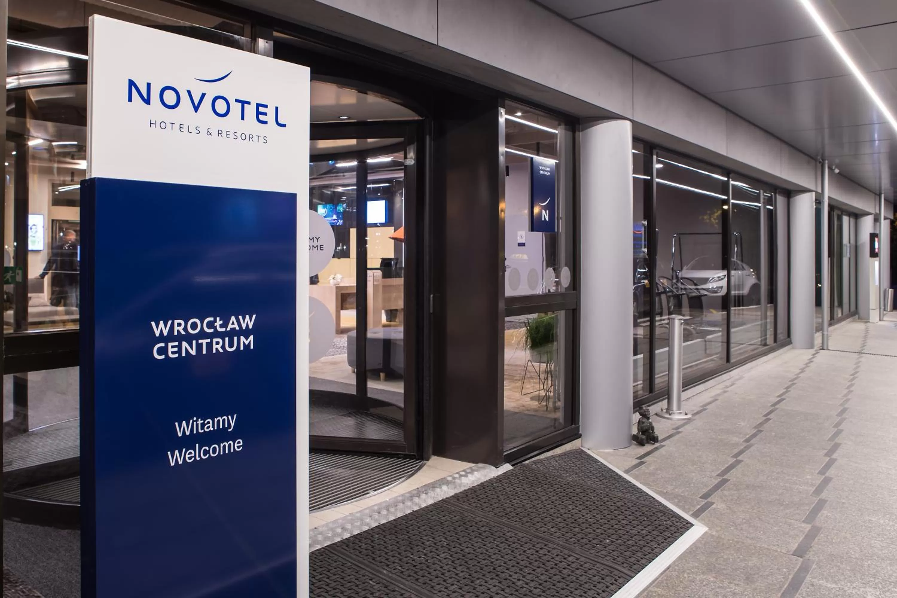 Facade/entrance in Novotel Wrocław Centrum