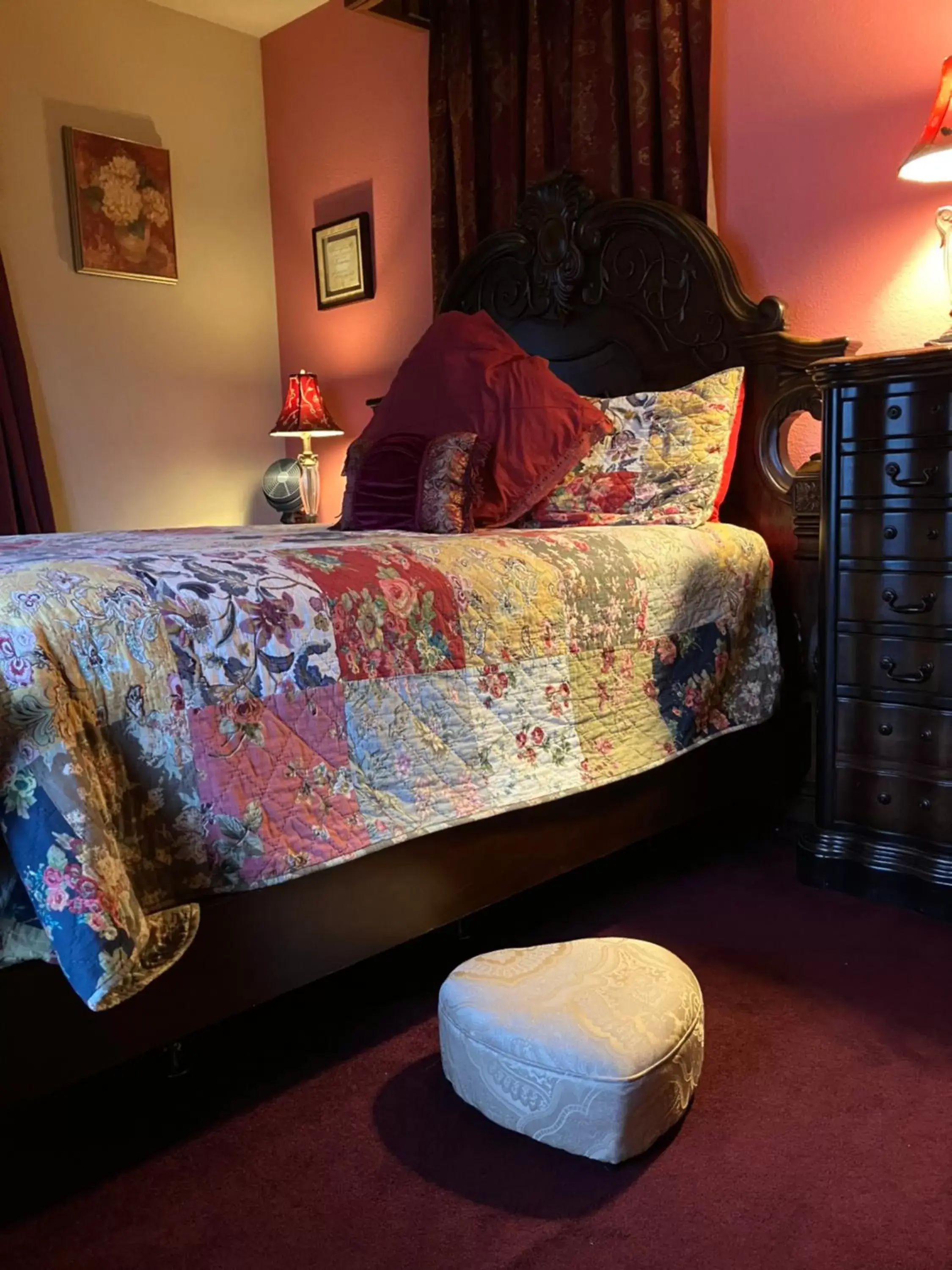 Junior Suite with Balcony in All Seasons Inn Junior Suite with Balcony in All Seasons Inn