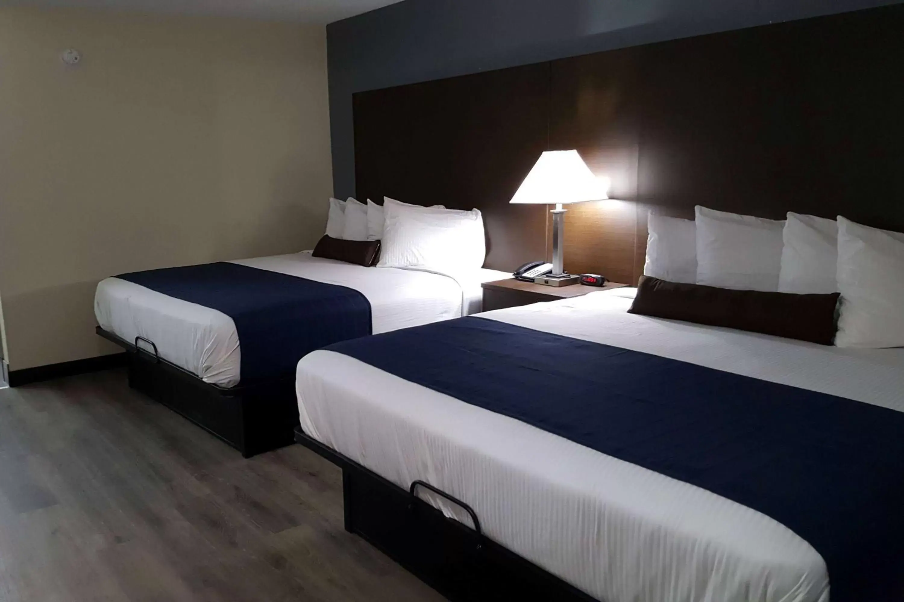 Queen Room with Two Queen Beds - Non-Smoking in Baymont by Wyndham Ridgeland I-95 Queen Room with Two Queen Beds - Non-Smoking in Baymont by Wyndham Ridgeland I-95