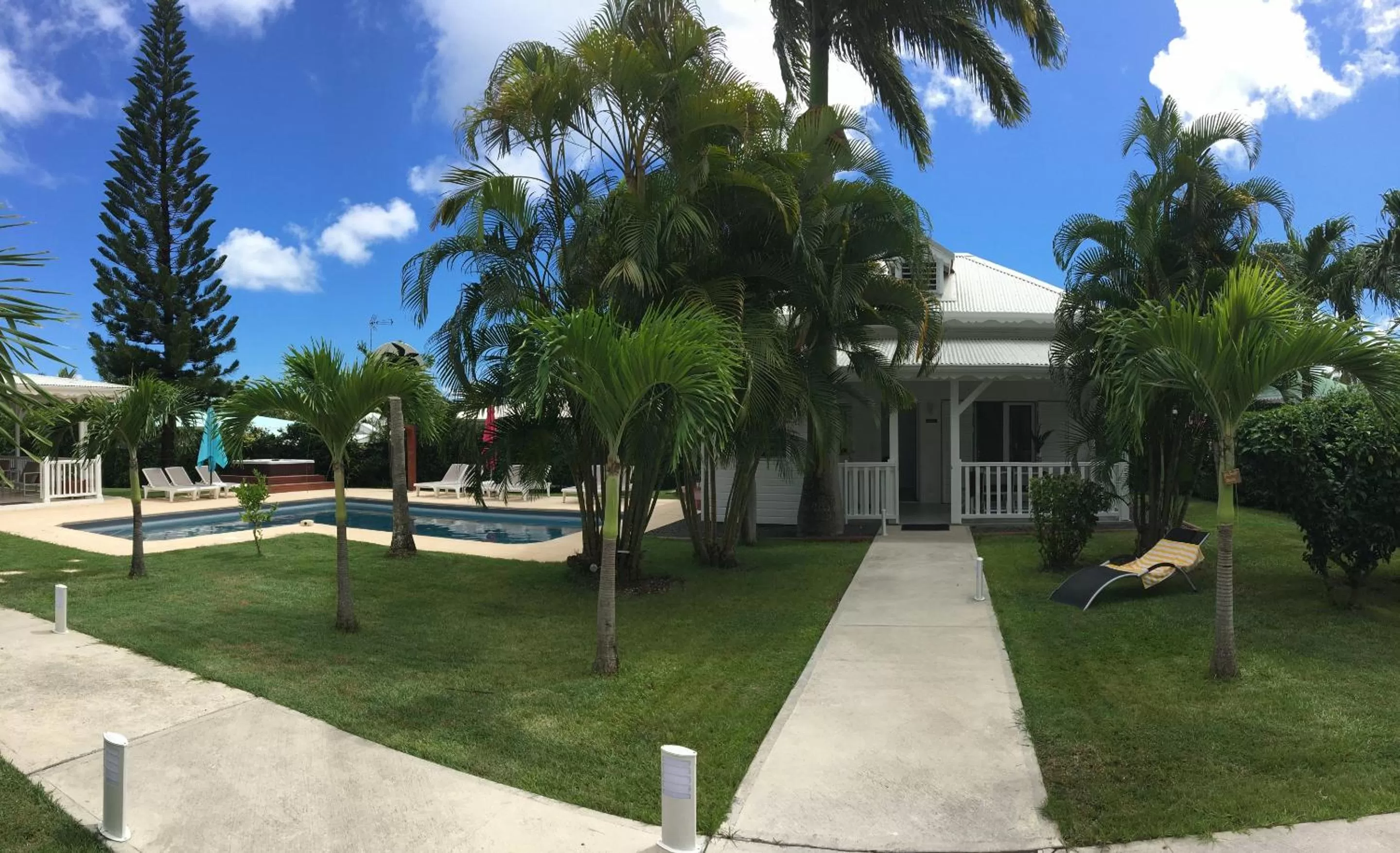 Garden in Chambres d'hôtes et villas chez Flo