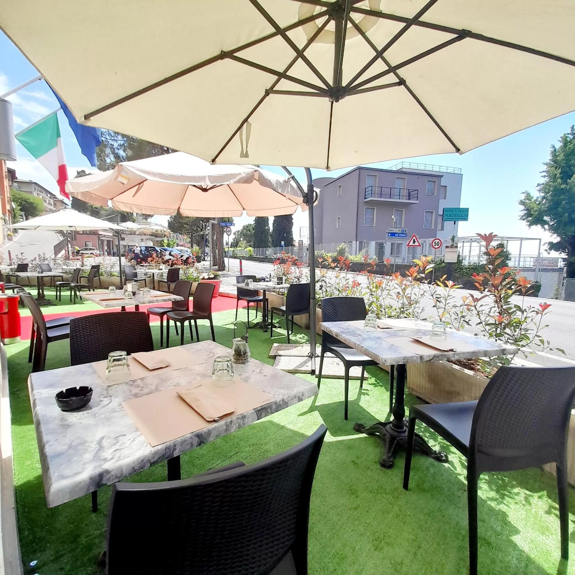 Restaurant/places to eat in Bike Hotel Touring Gardone Riviera & Wellness