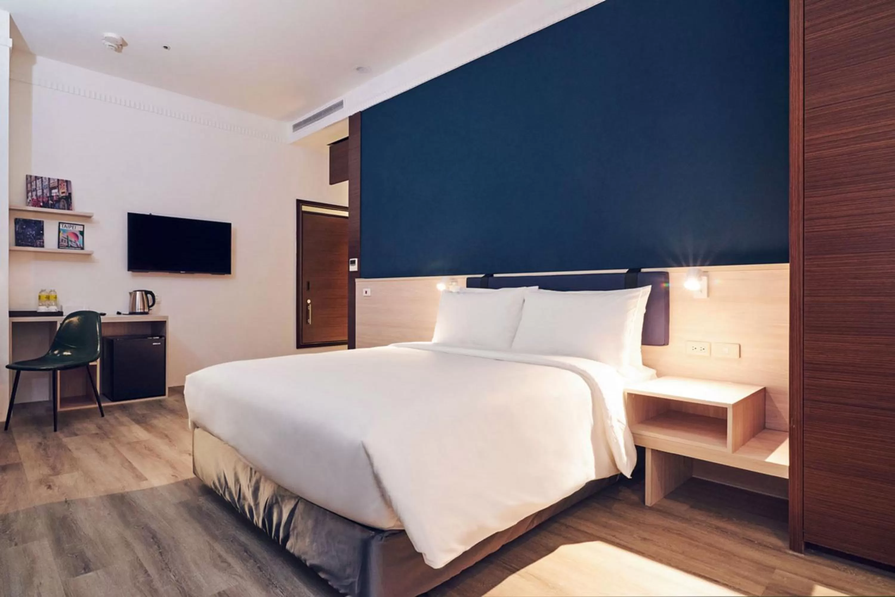 Photo of the whole room, Bed in CHECK inn Select Taipei Nangang