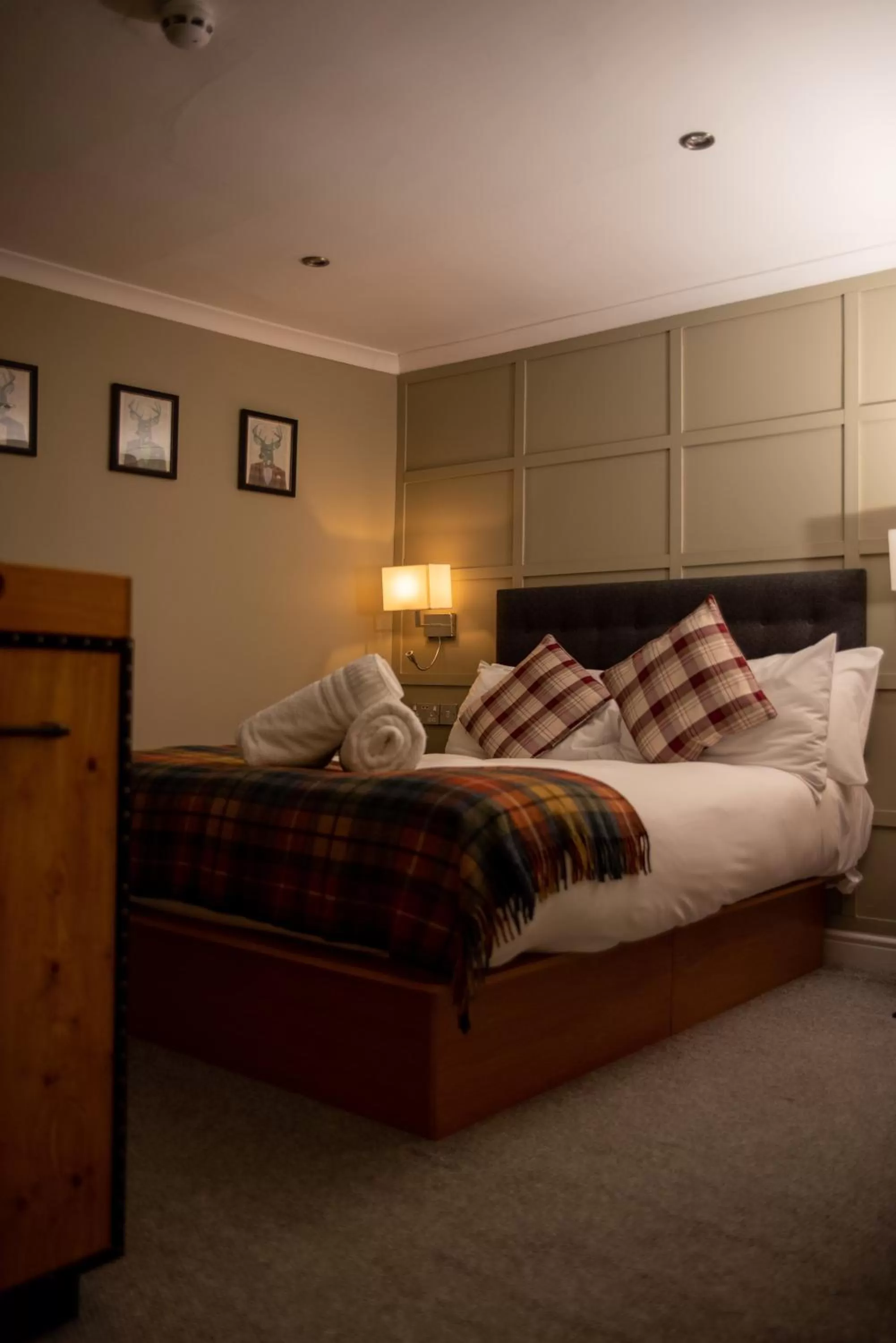 Bed in The Oak House Hotel