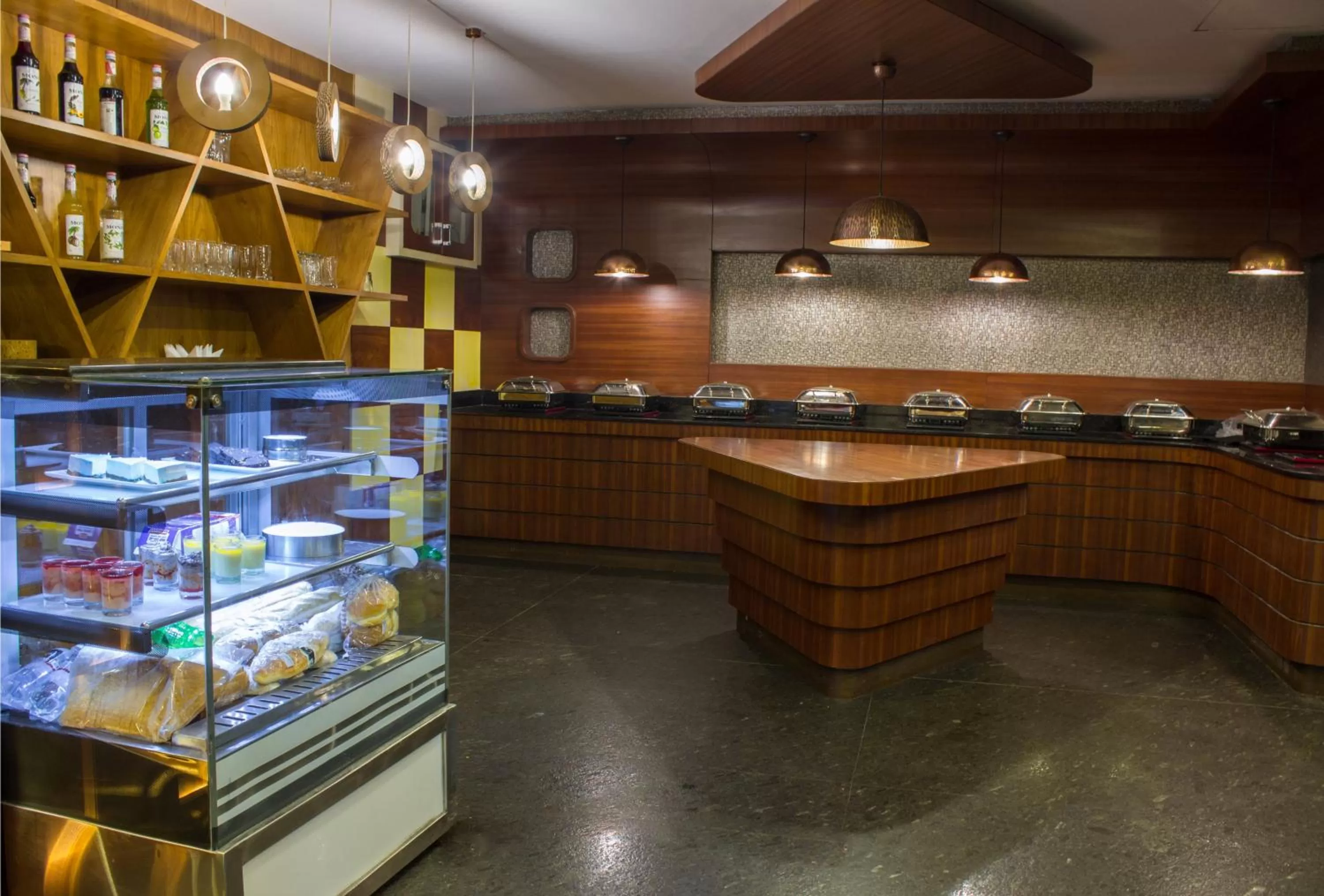 Food and drinks in Ambaari hotel