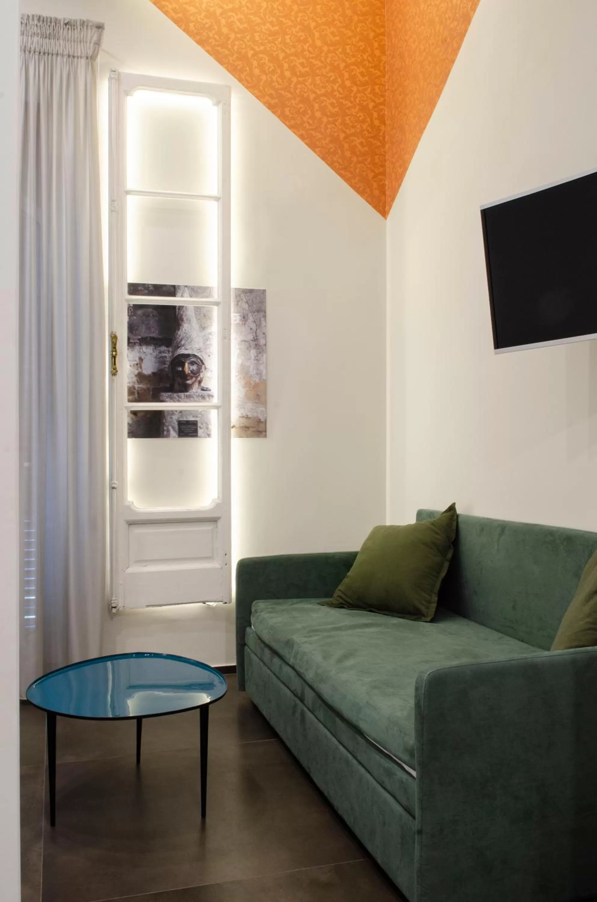 Decorative detail in Napoli Svelata