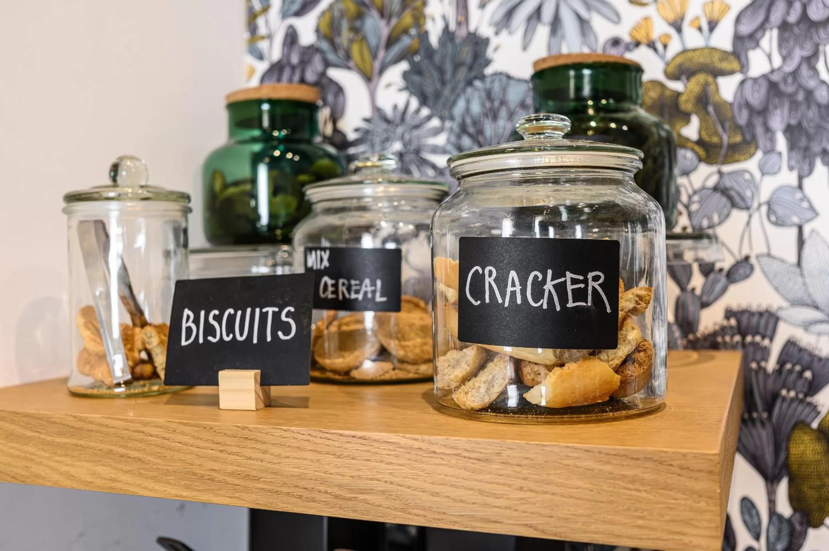 Food and drinks in Central Lodge Hotel