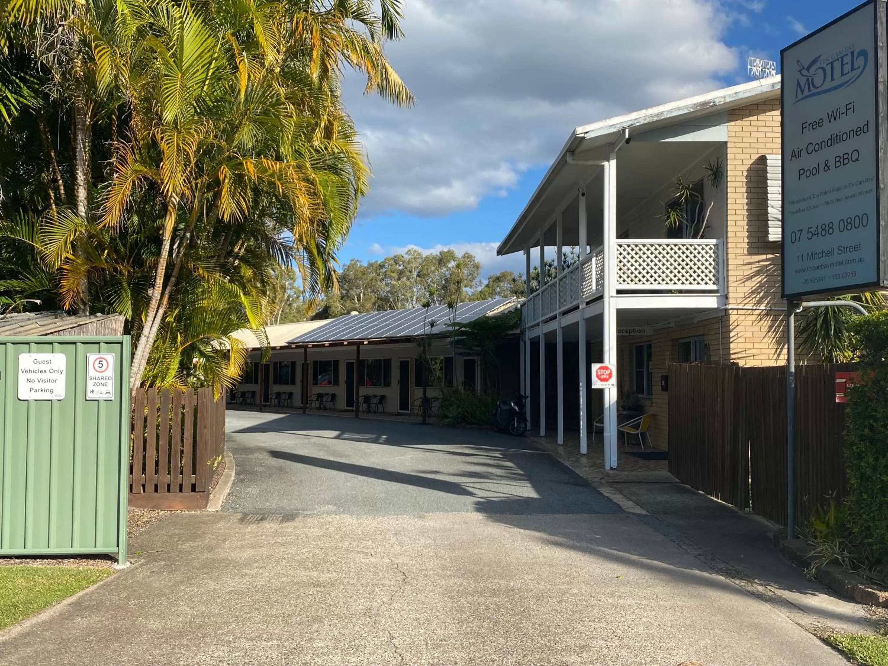 Property building in Tin Can Bay Motel