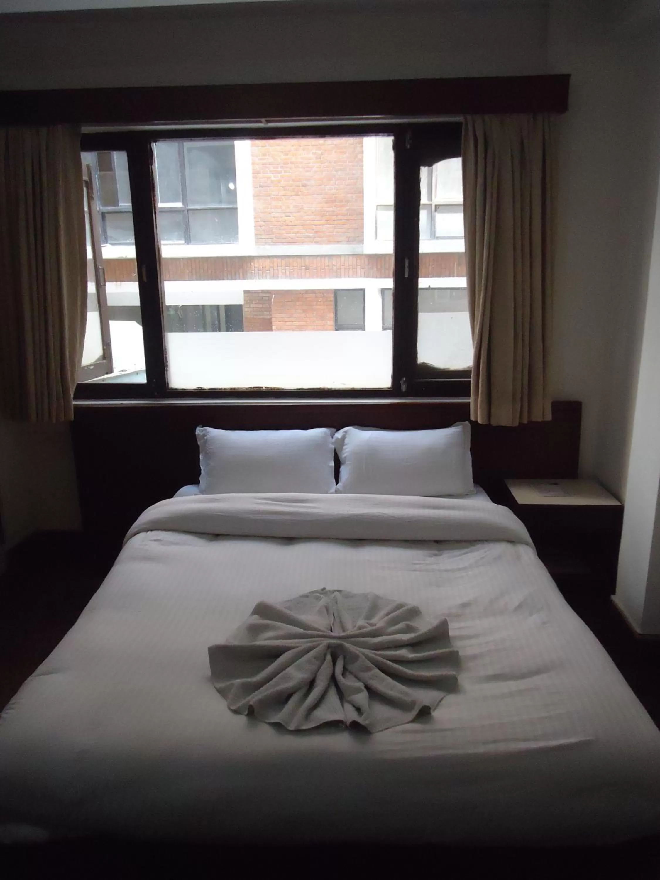 Bedroom, Bed in Hotel Earth House