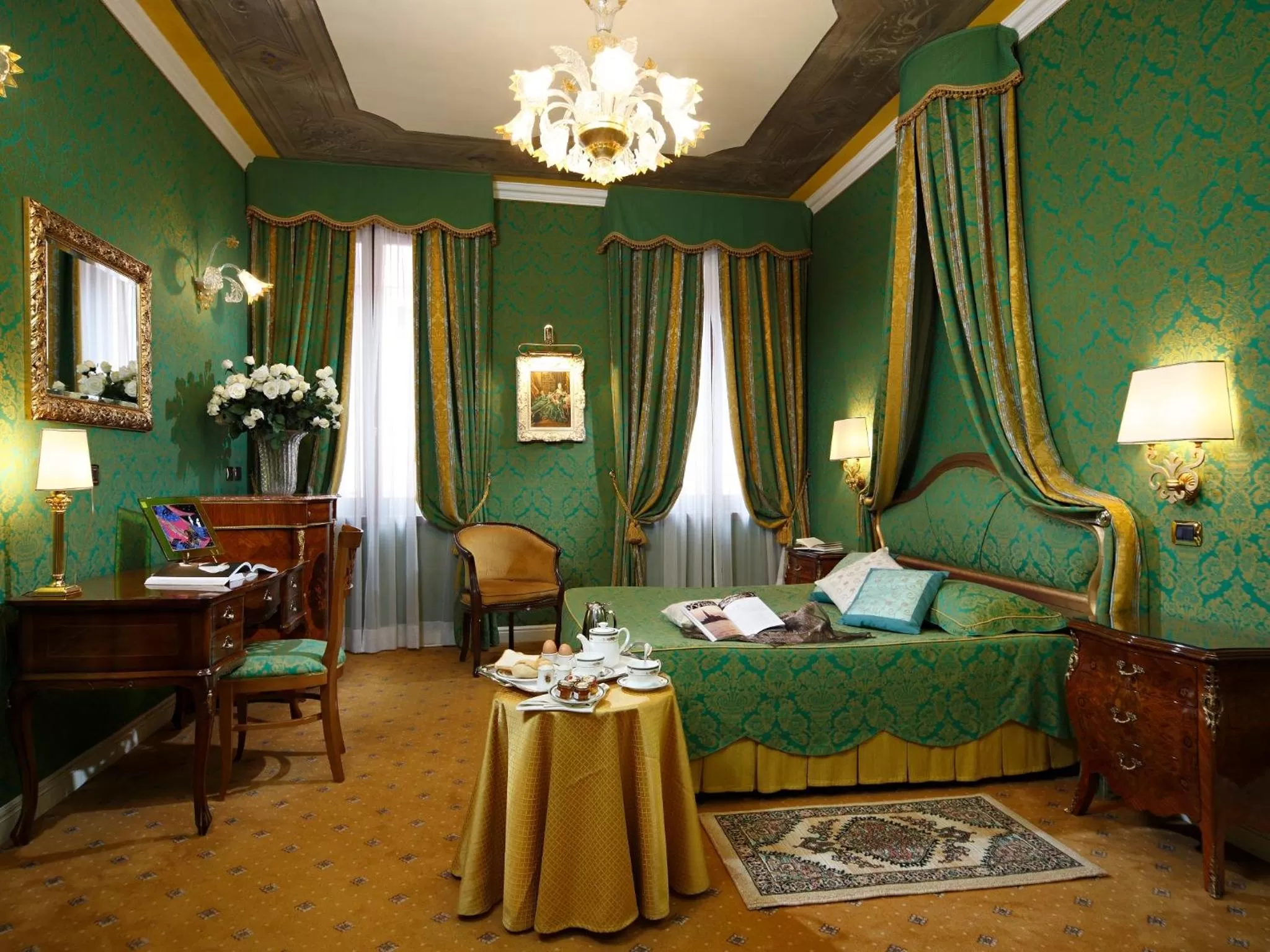 Double or Twin Room with Canal View in Hotel Ca' dei Conti