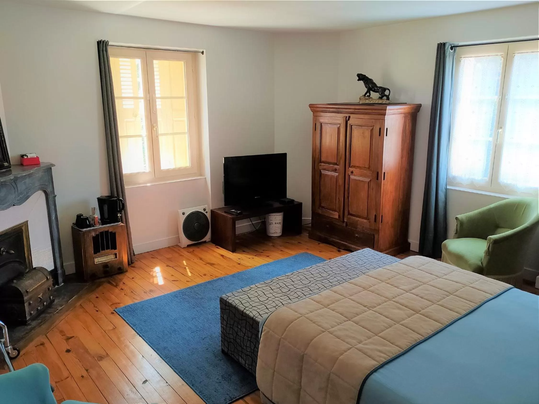 TV and multimedia, Bed in Chez Martine et Philippe en Velay