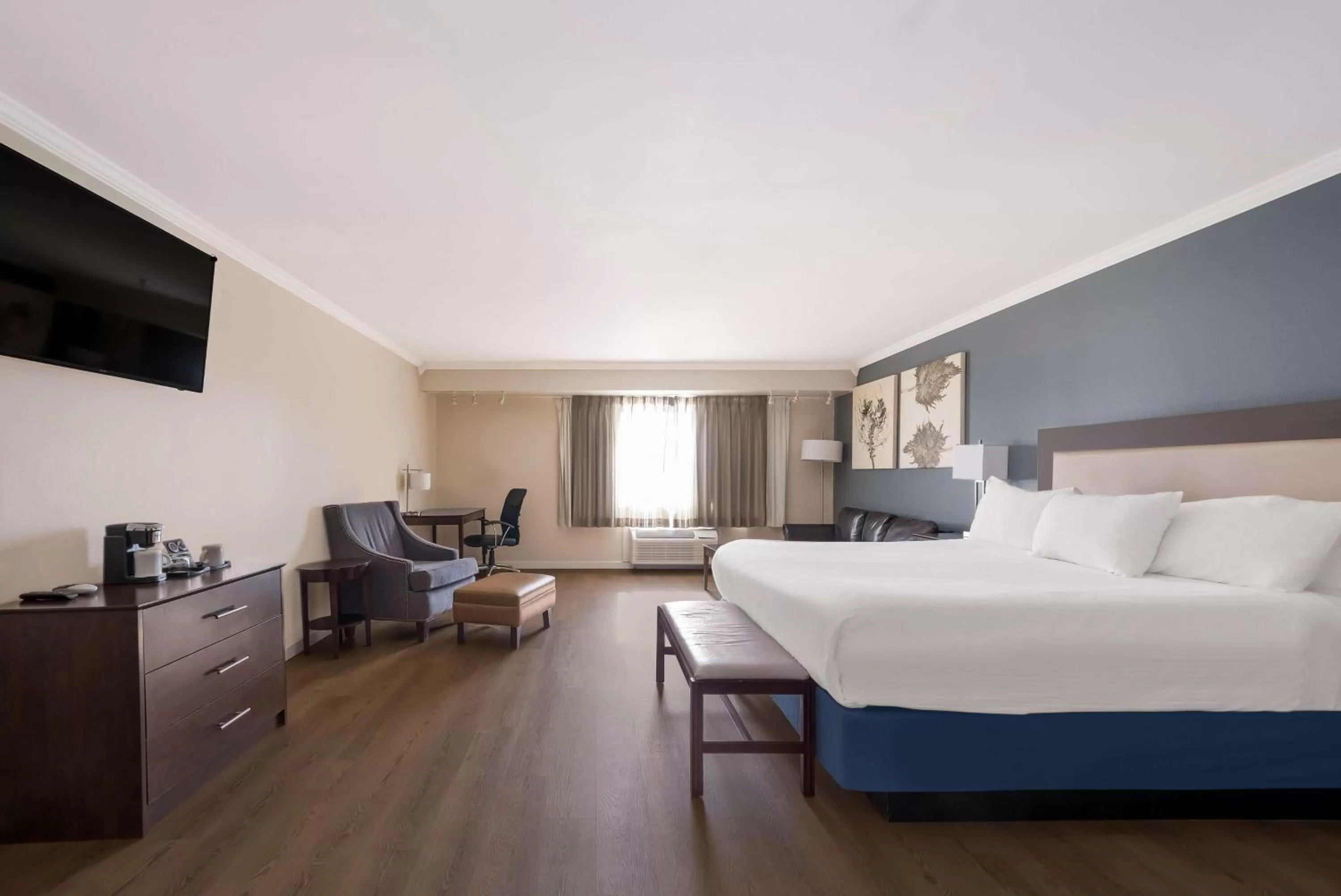 Bedroom, Bed in Best Western Mountain View Inn