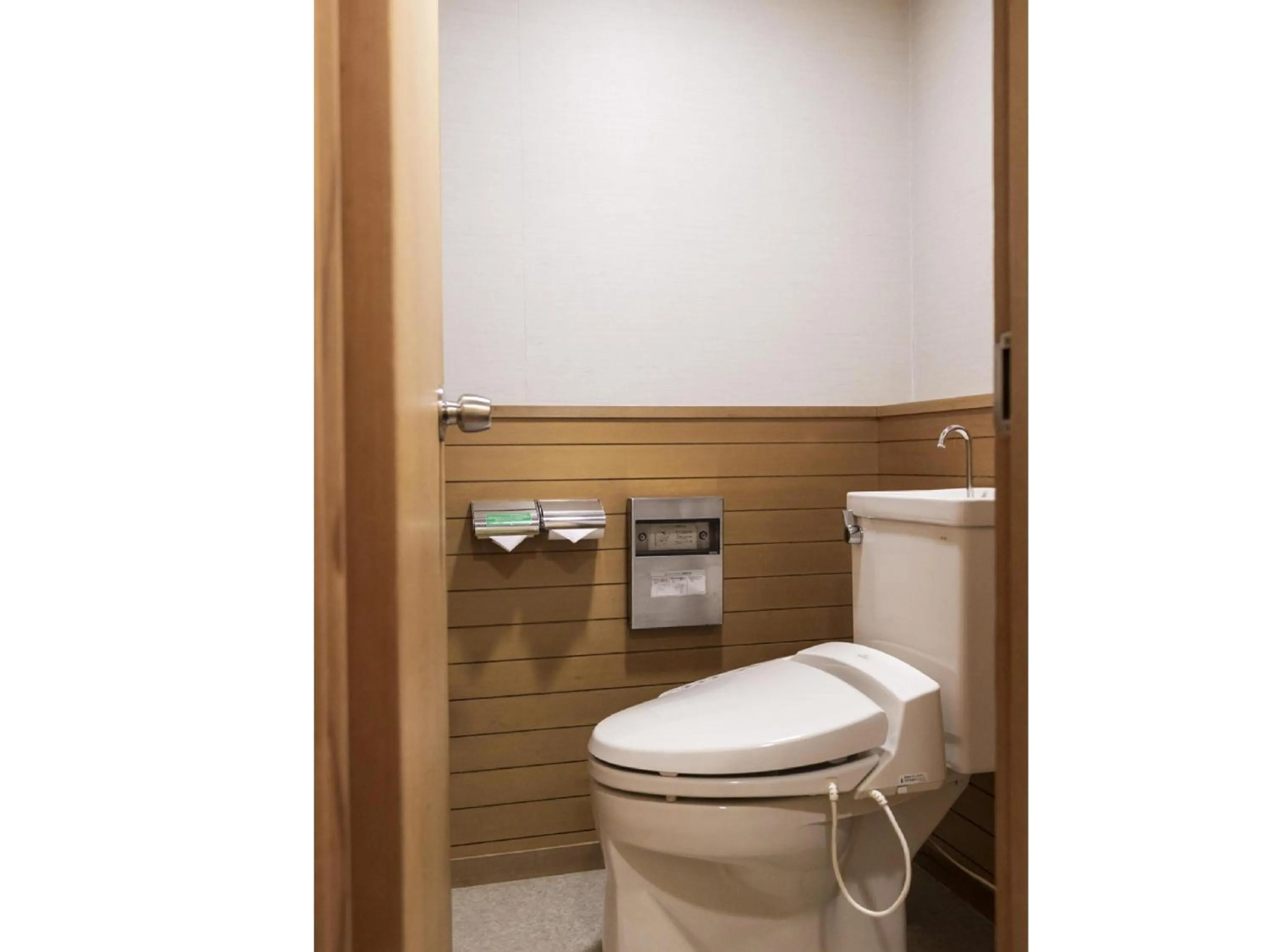 Toilet in Ariston Hotel Kobe