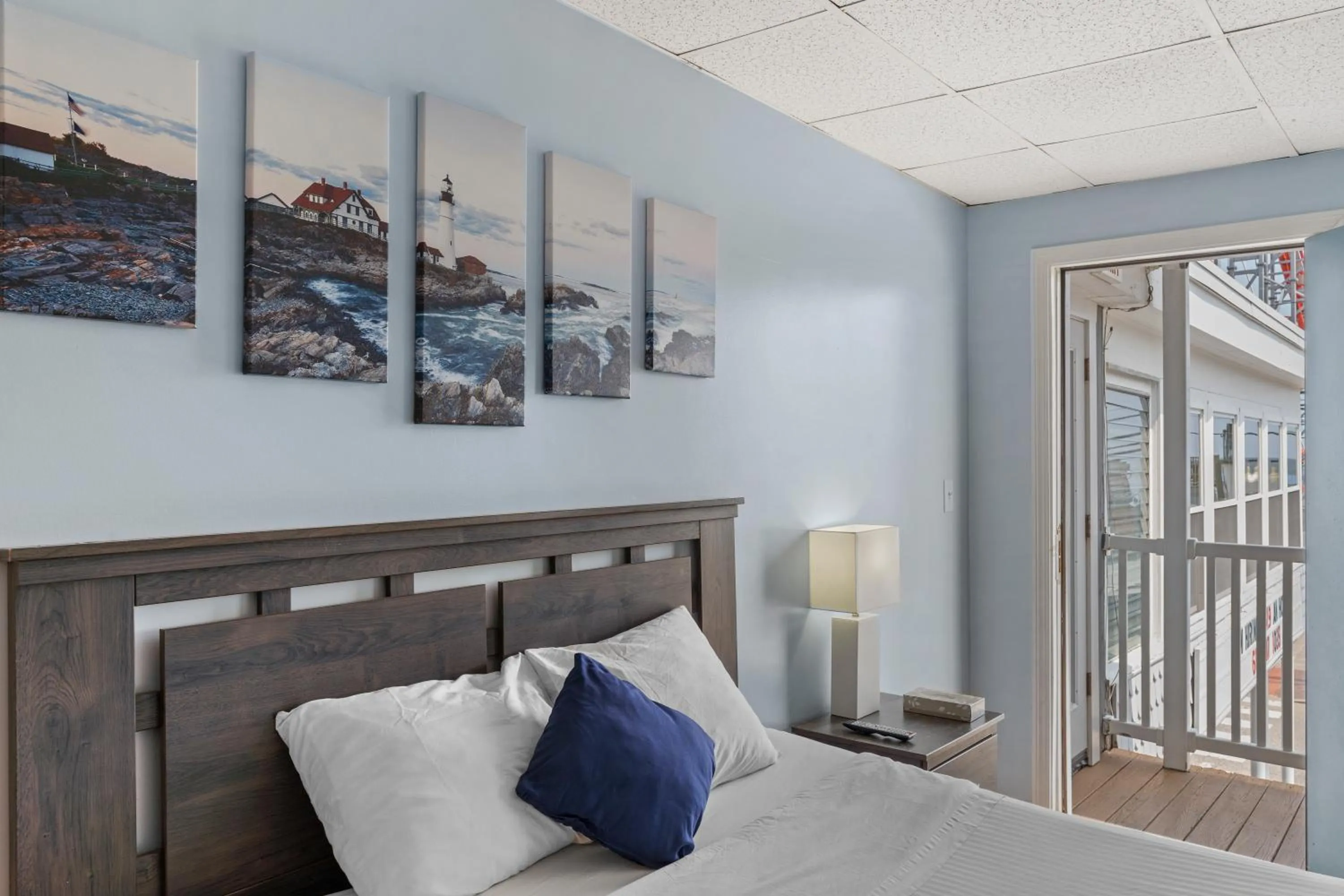 Bed in Mt Royal Motel