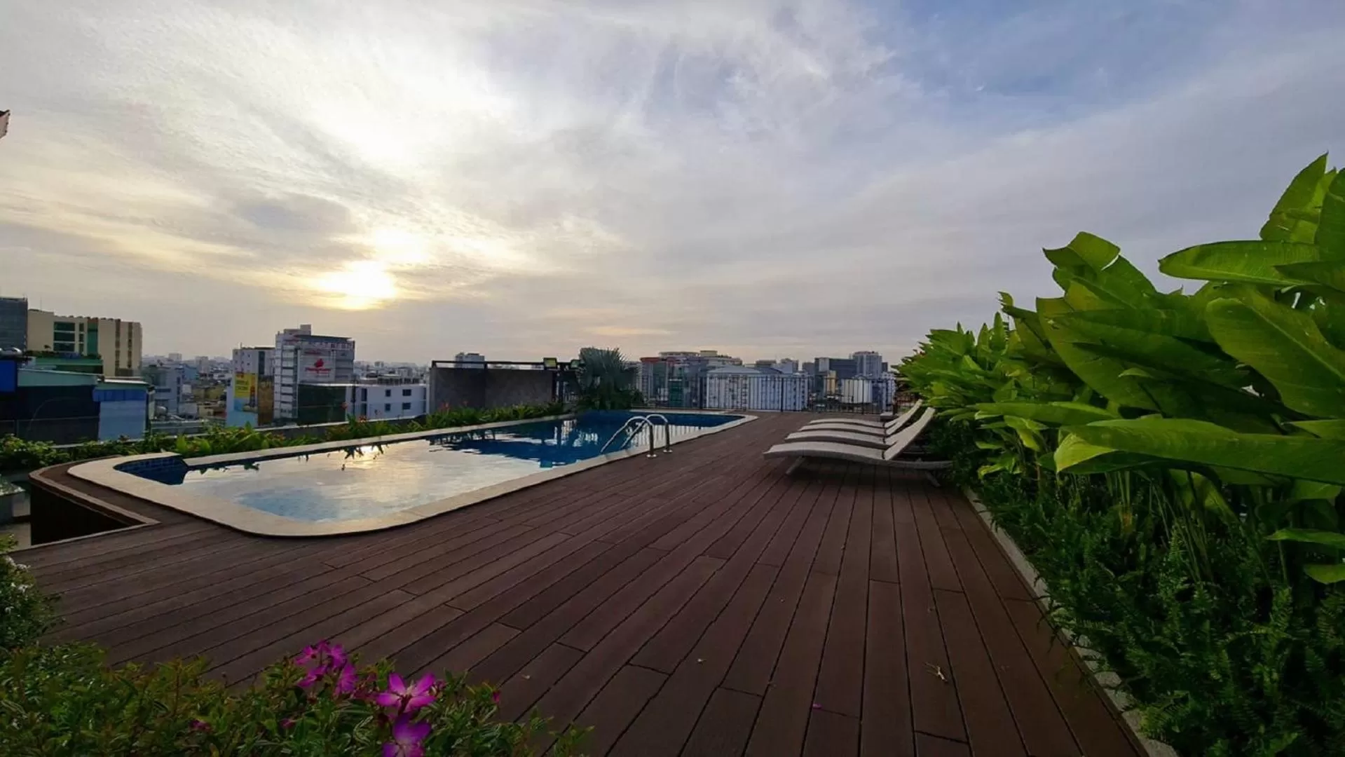 Pool view in DHTS Business Hotel & Apartment