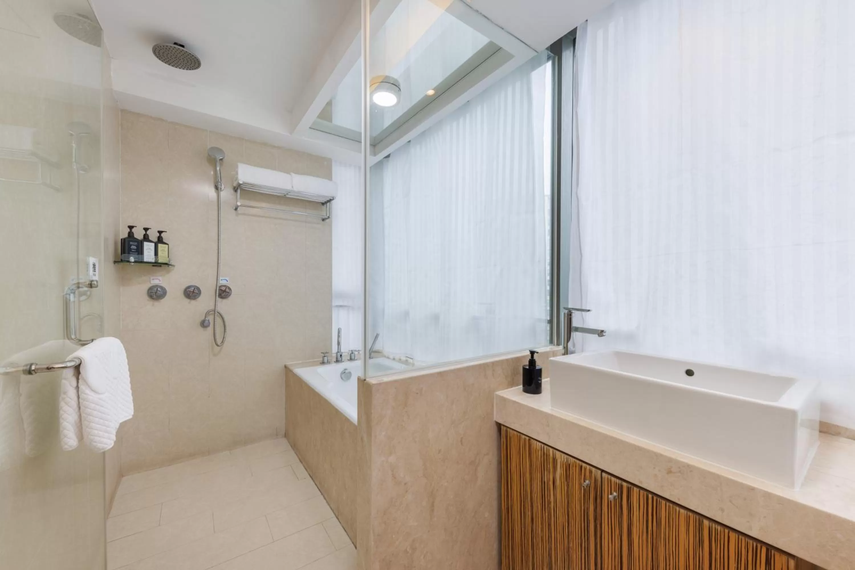 Bathroom in Sunflower Hotel &Residence, Futian Port Branch