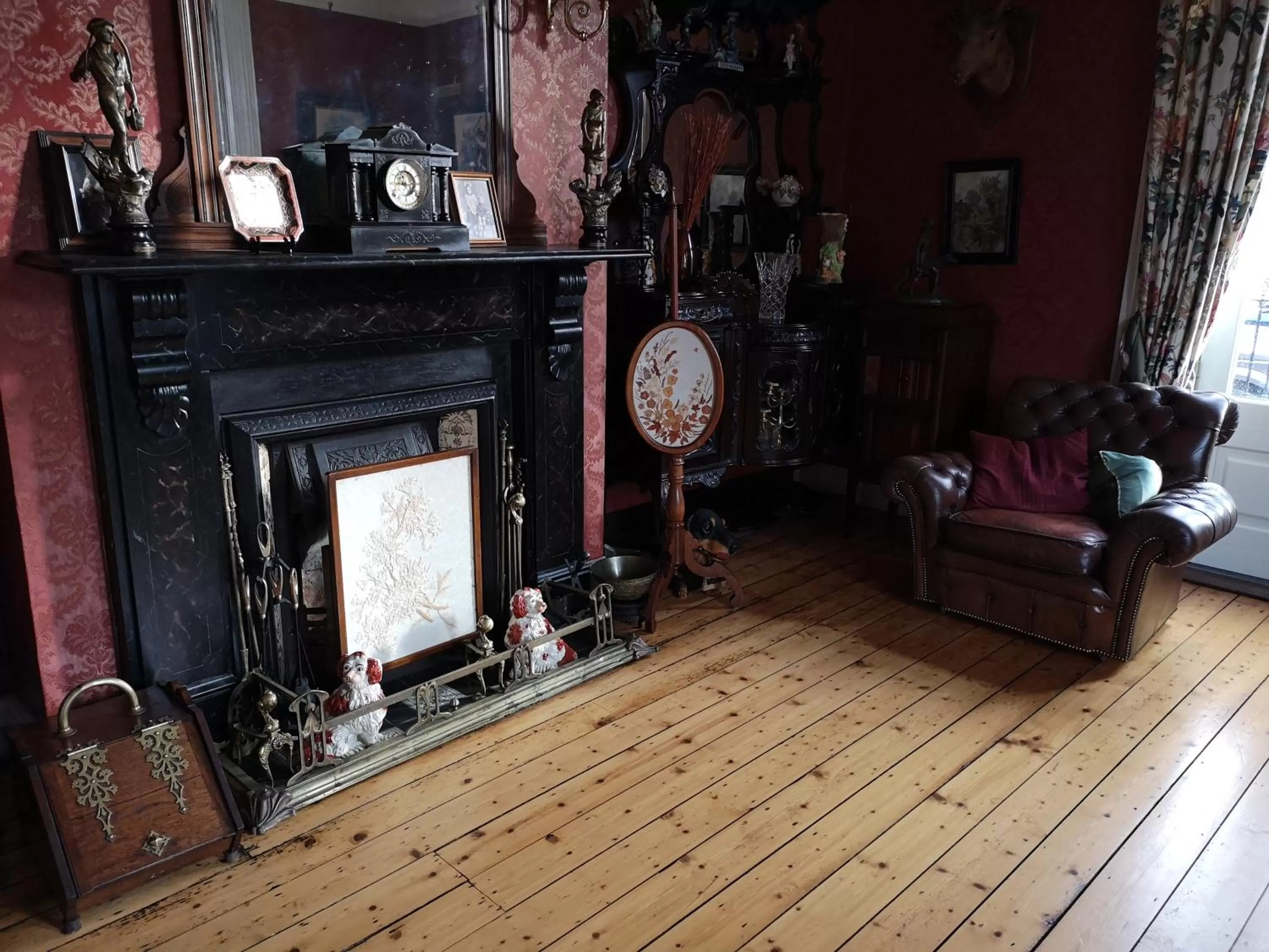 Living room in Glen Gat House