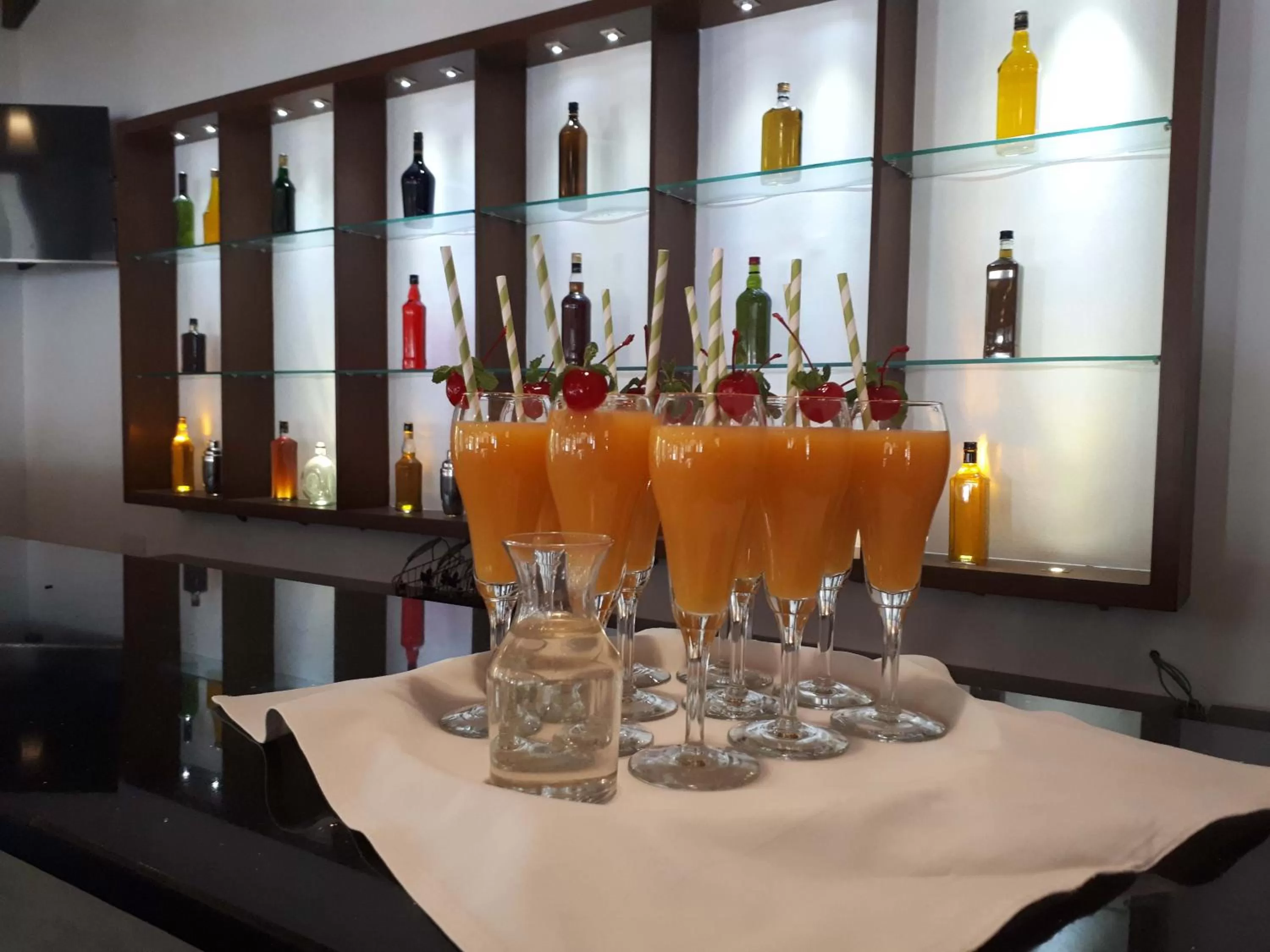 Lounge or bar in The Thinnai - All-Suites Boutique Hotel