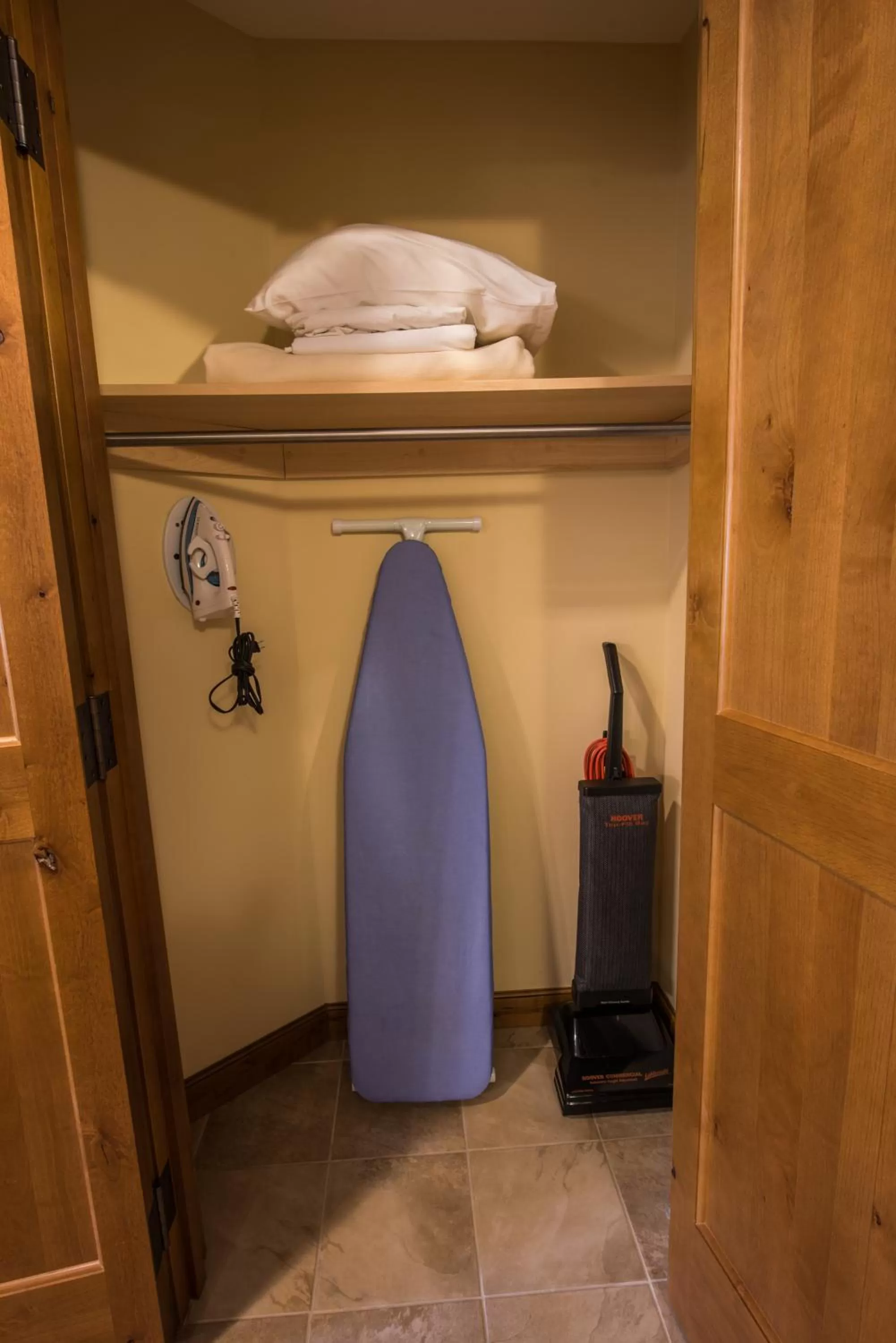 The Lodge at Mountaineer Square, A Vail Resorts Property