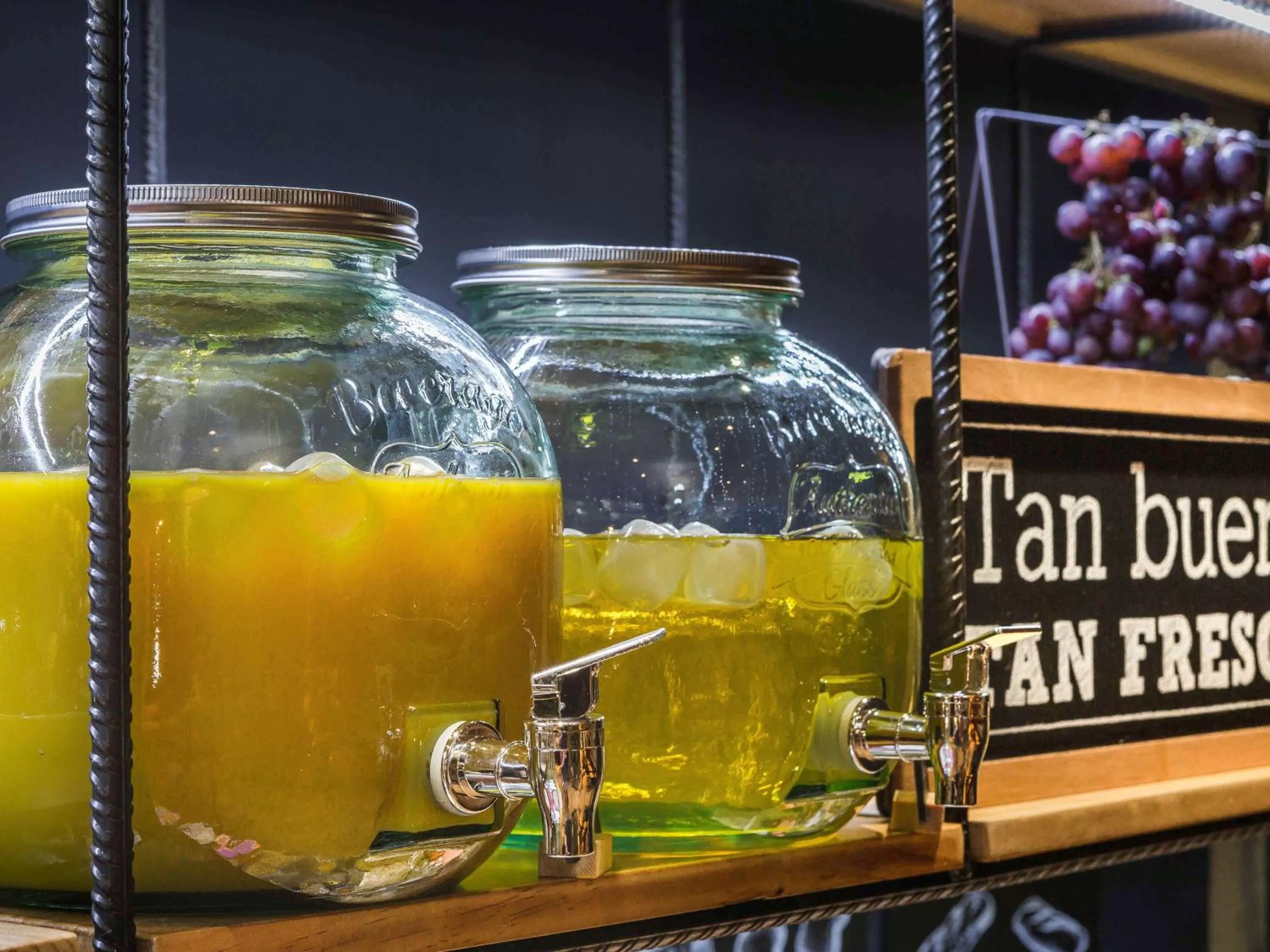 Restaurant/places to eat in Ibis Lleida