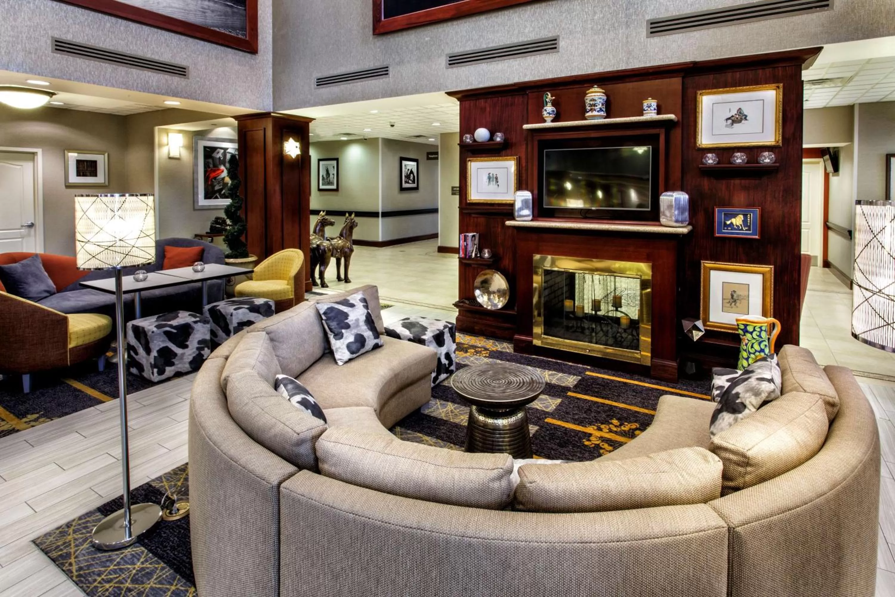 Lobby or reception in Hampton Inn & Suites Staten Island